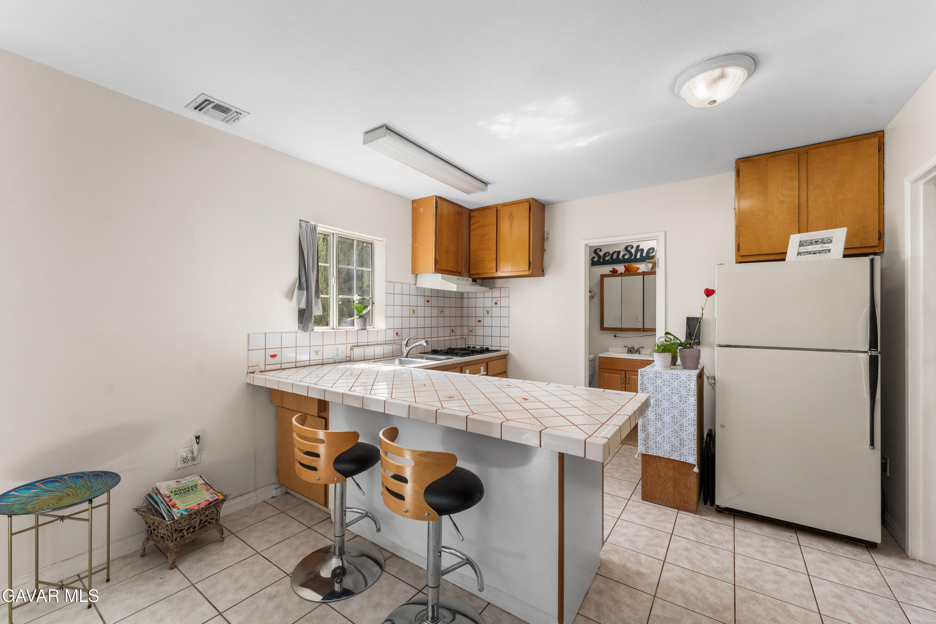 13007 Glenoaks Boulevard Property Photo 37