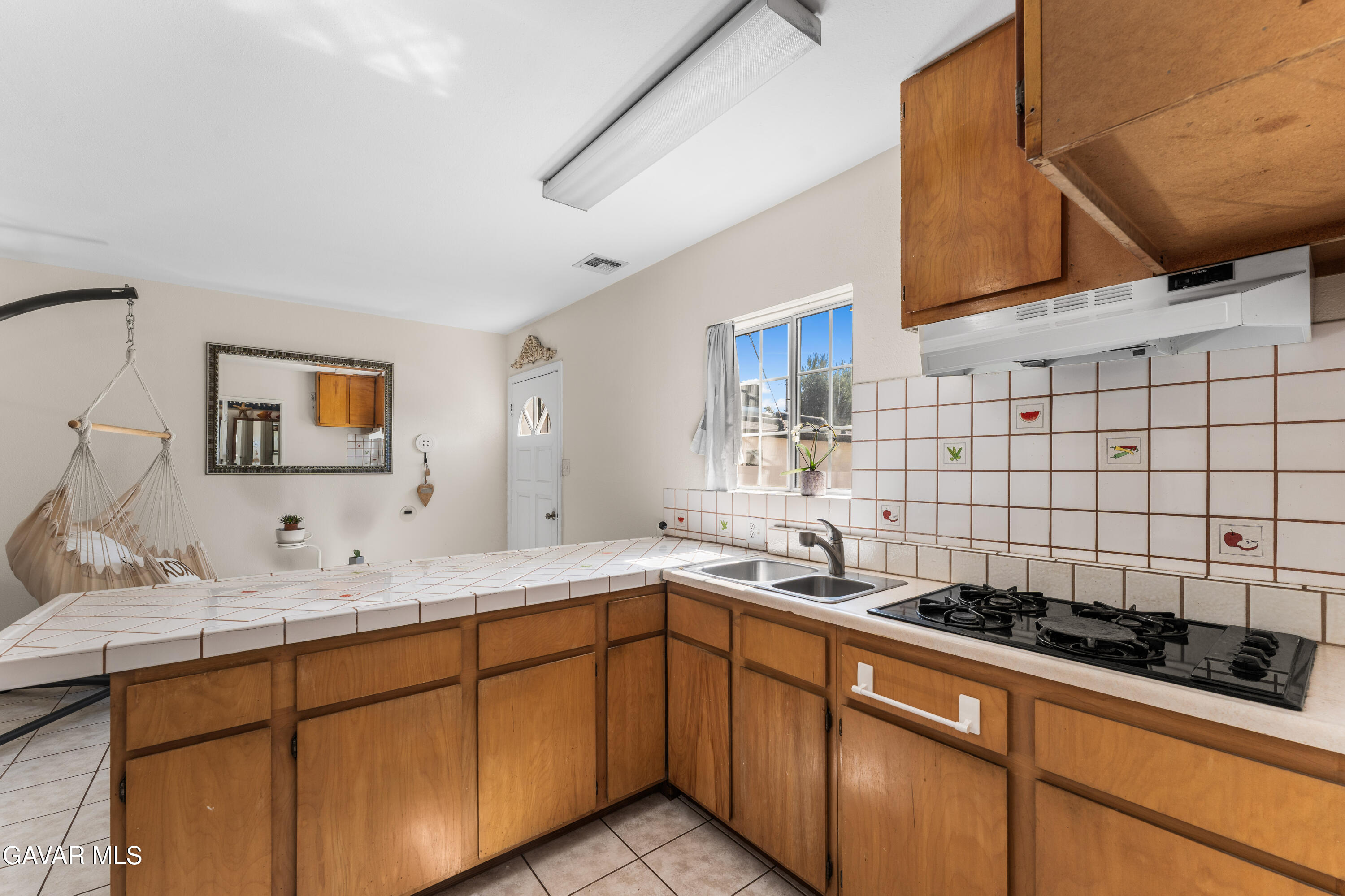13007 Glenoaks Boulevard Property Photo 39