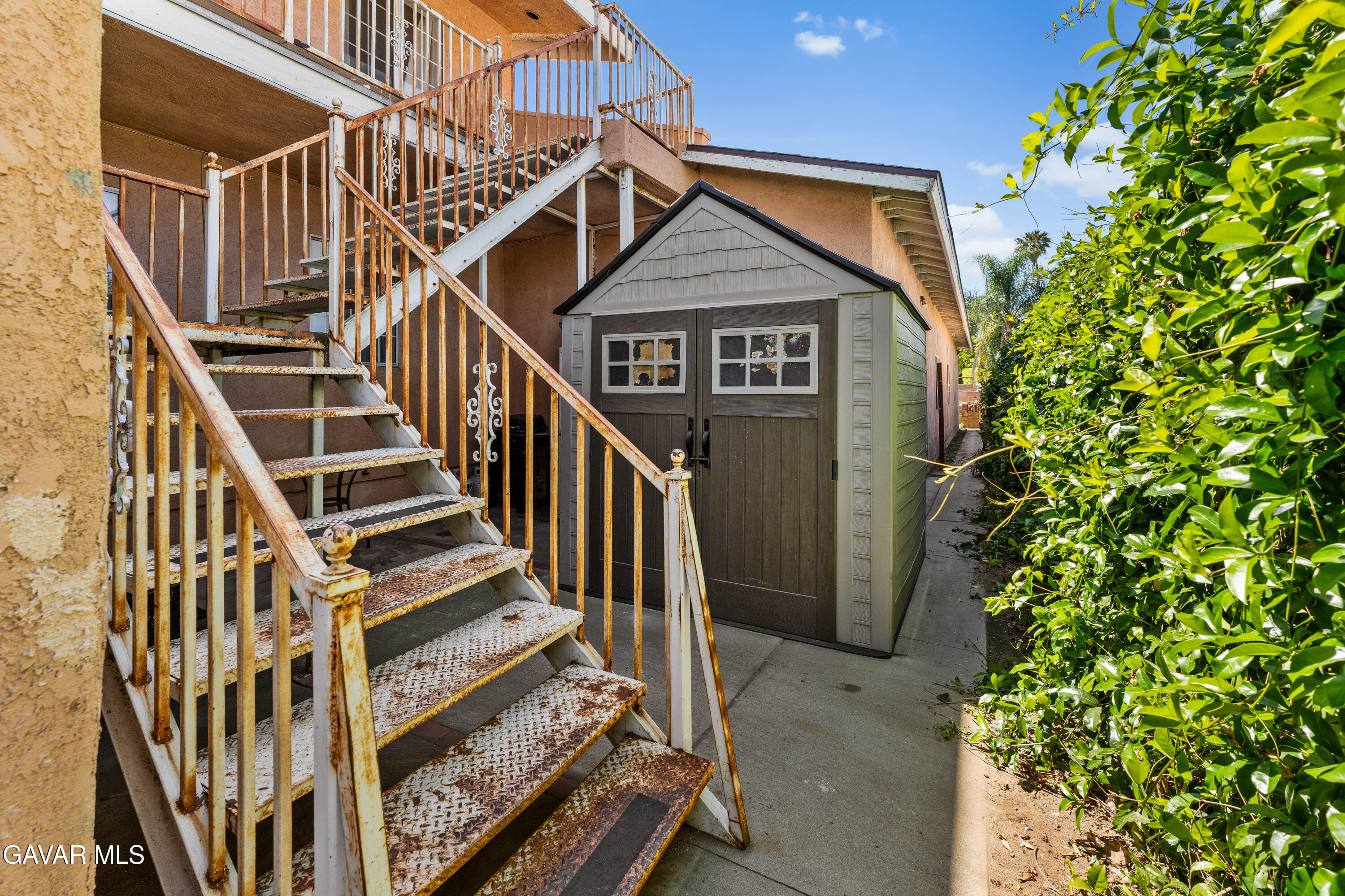13007 Glenoaks Boulevard Property Photo 50