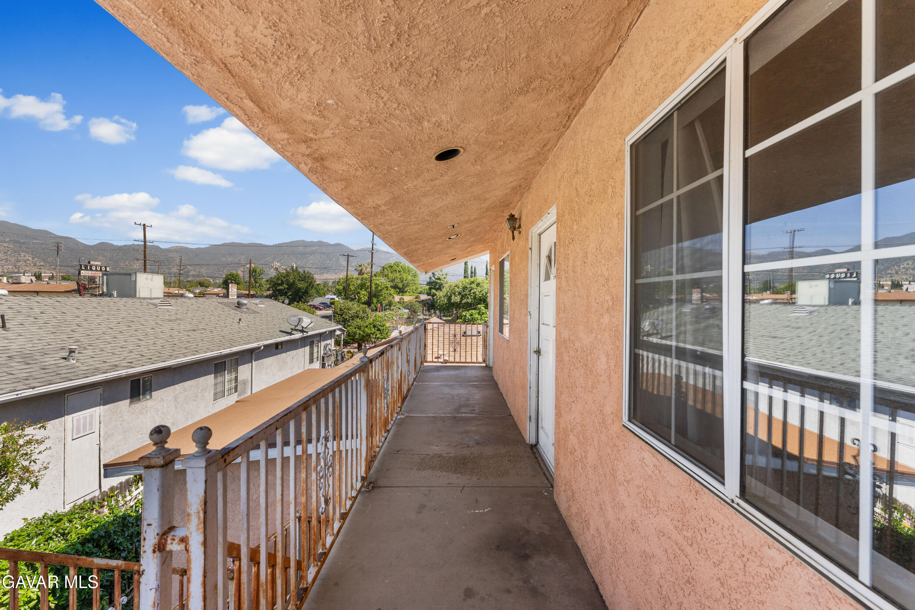 13007 Glenoaks Boulevard Property Photo 52