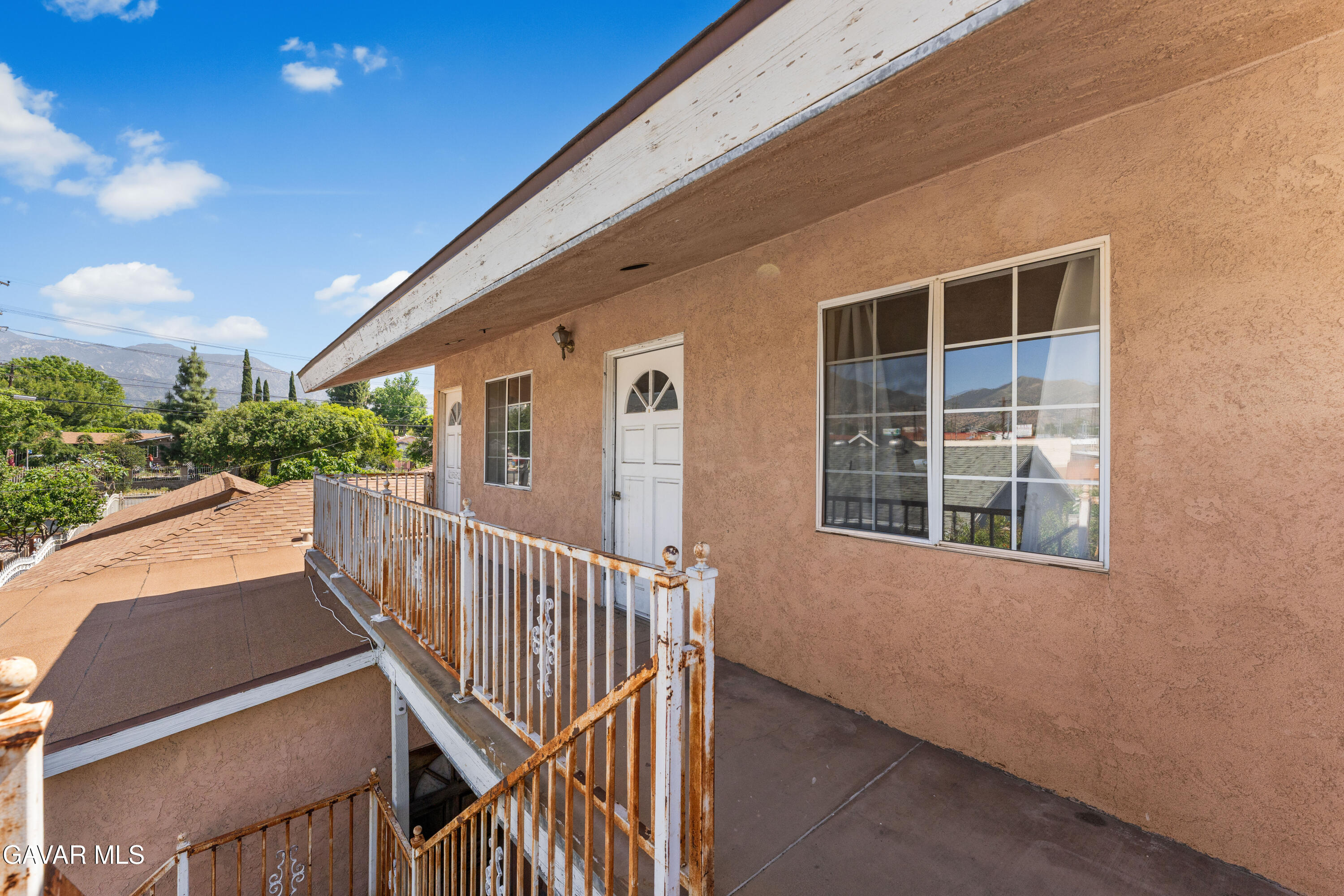 13007 Glenoaks Boulevard Property Photo 53