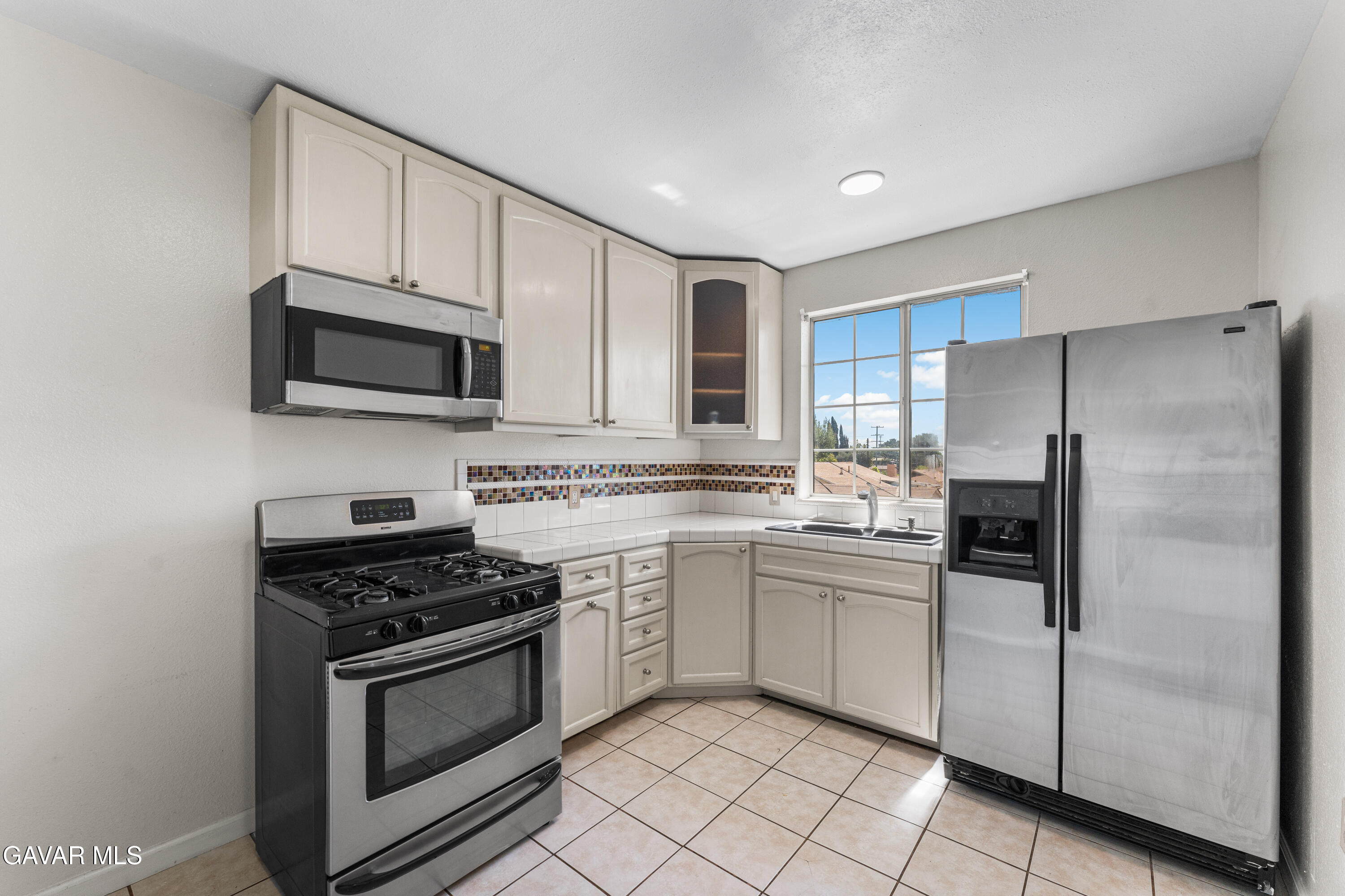 13007 Glenoaks Boulevard Property Photo 60
