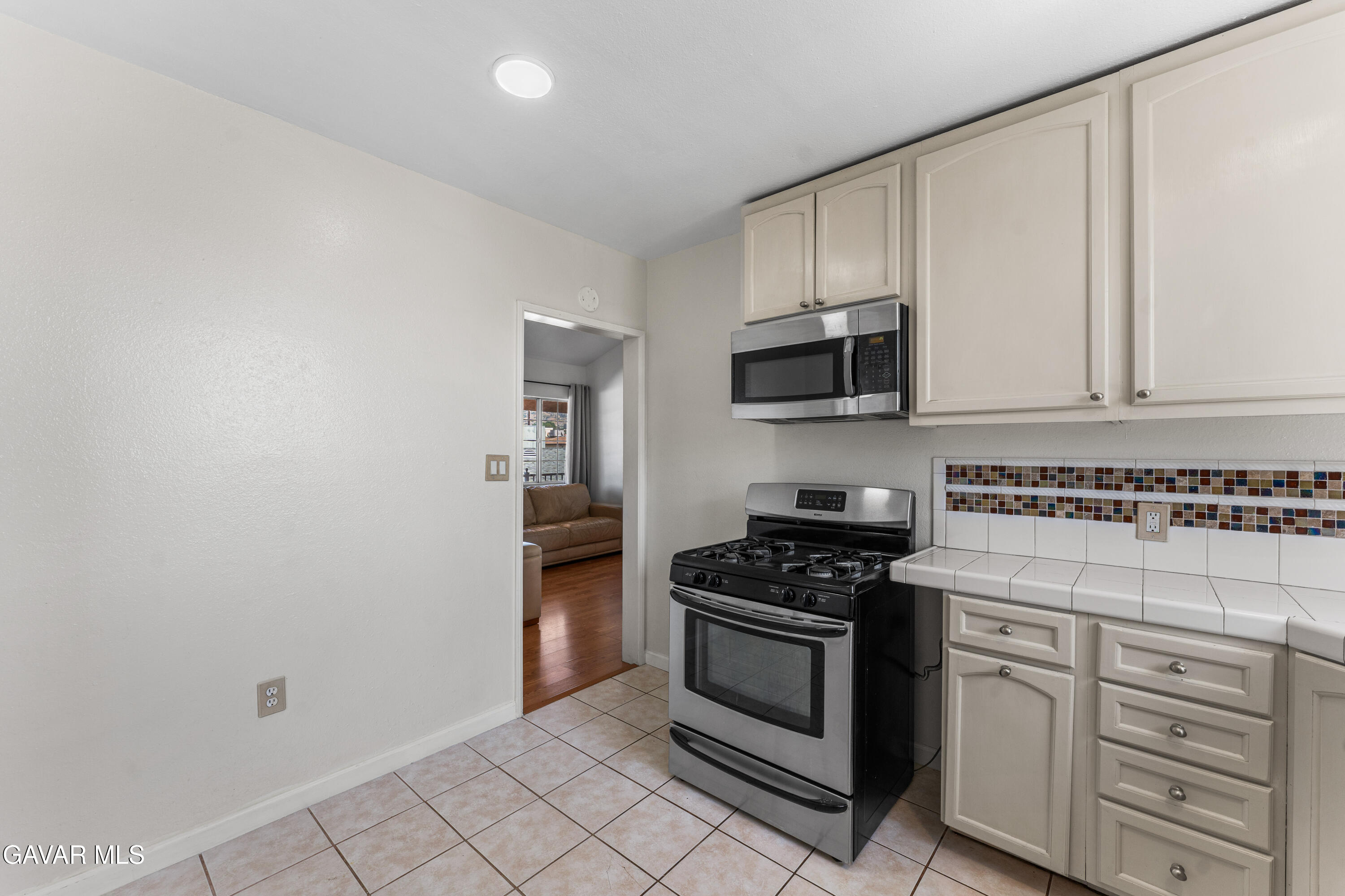 13007 Glenoaks Boulevard Property Photo 62