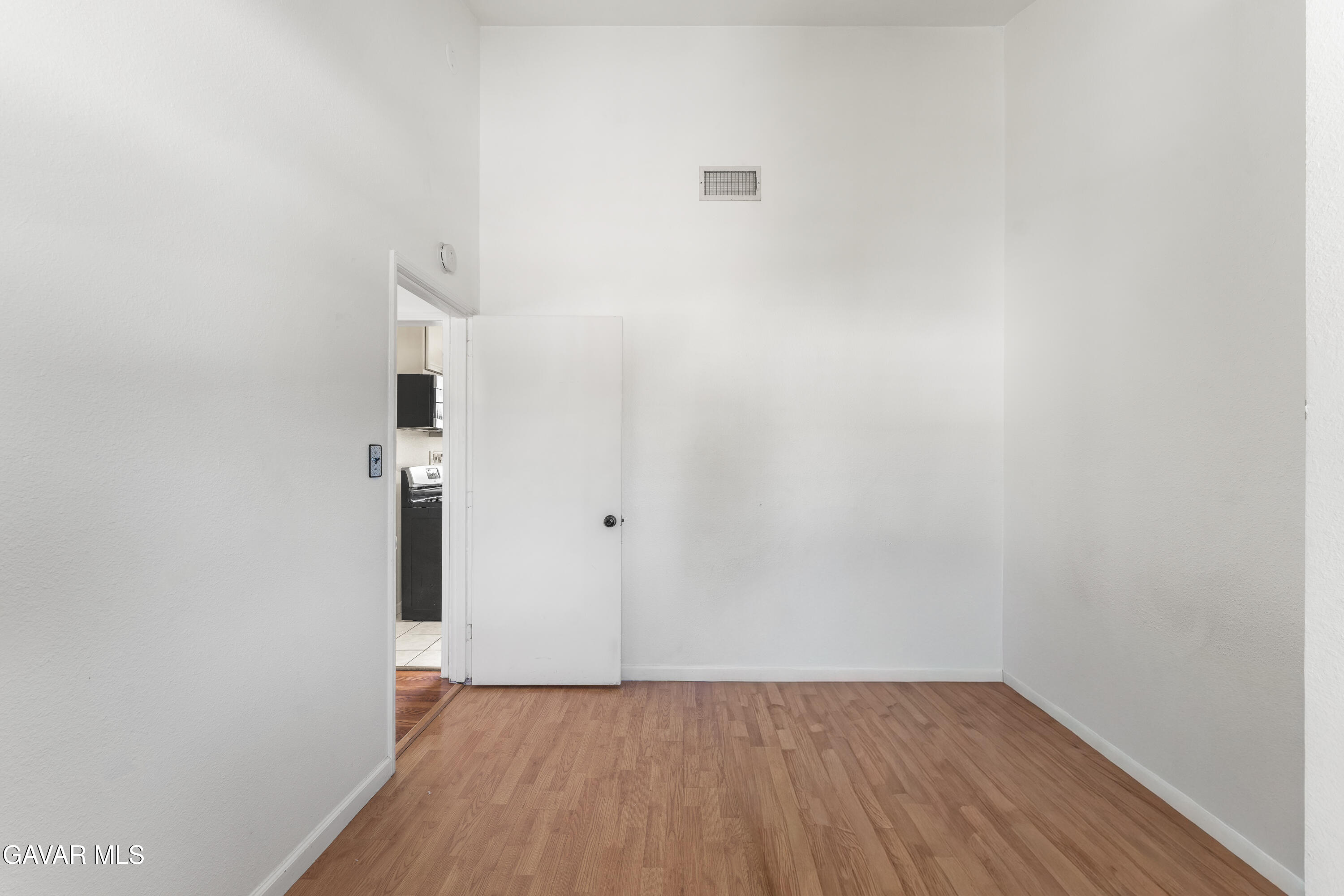 13007 Glenoaks Boulevard Property Photo 66