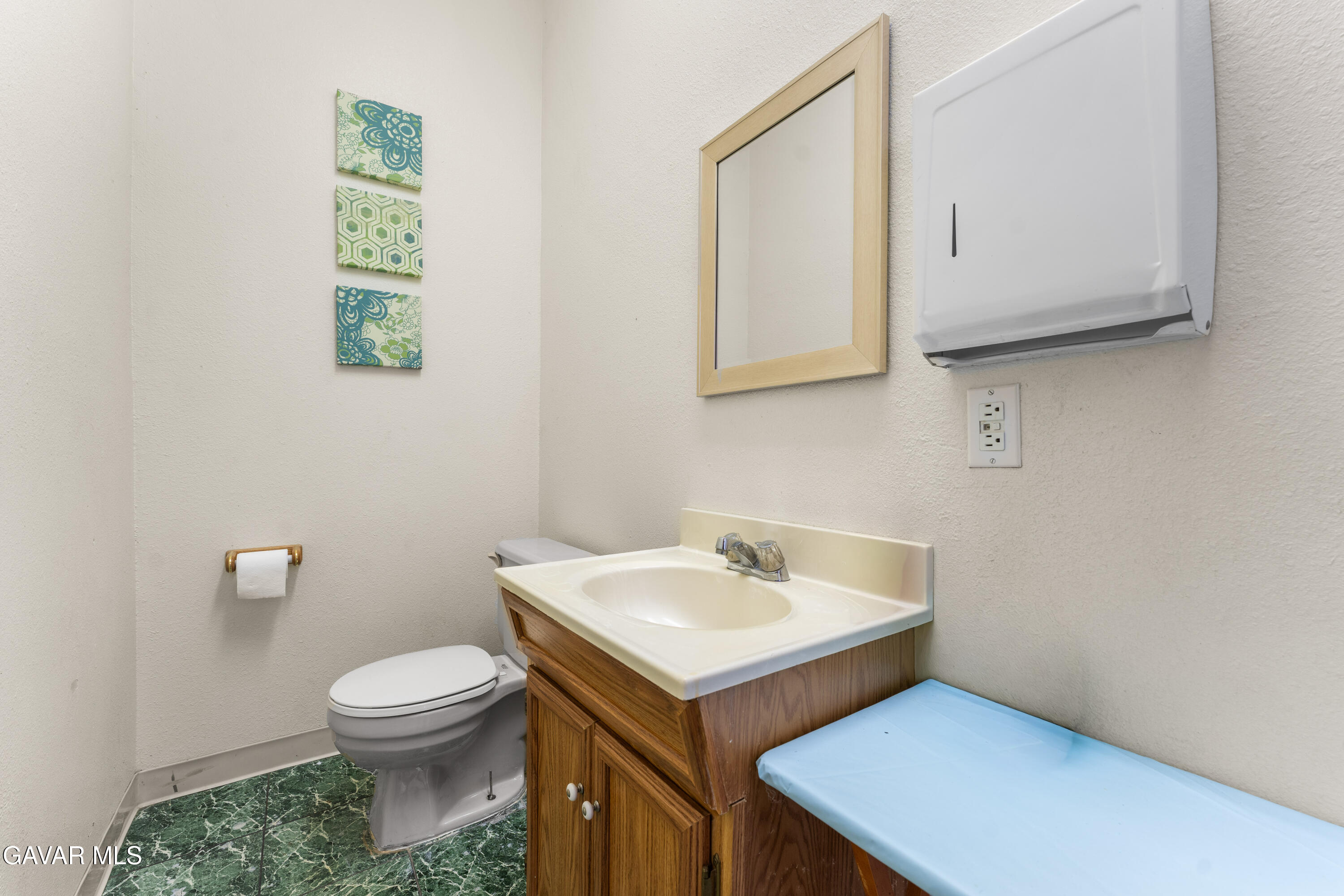 13007 Glenoaks Boulevard Property Photo 73