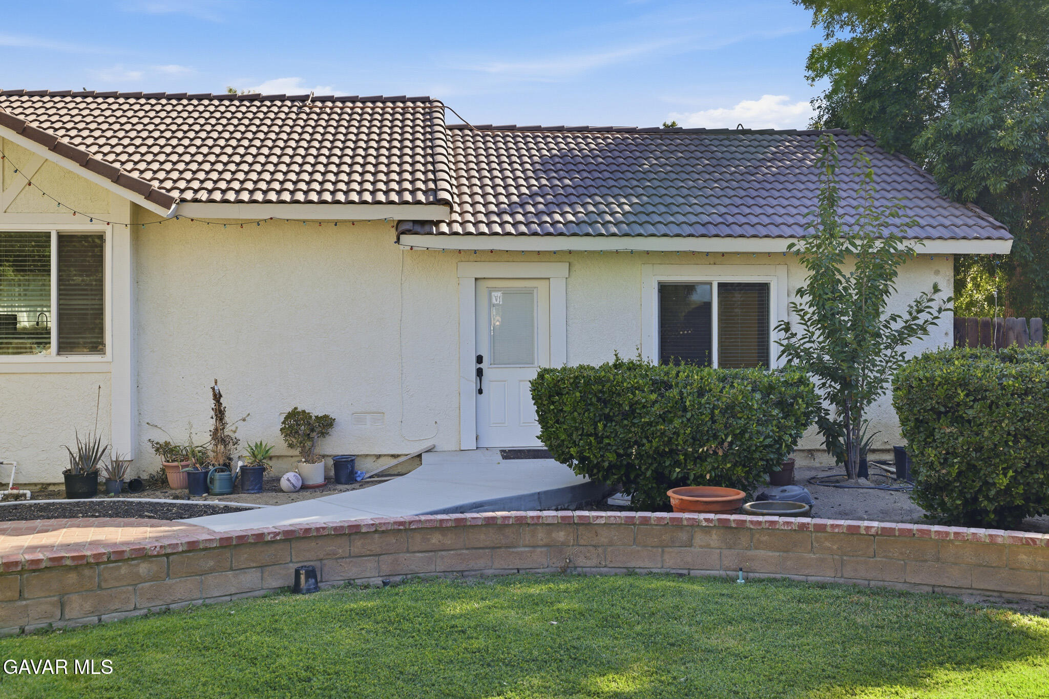 39331 Thames Court Property Photo 3