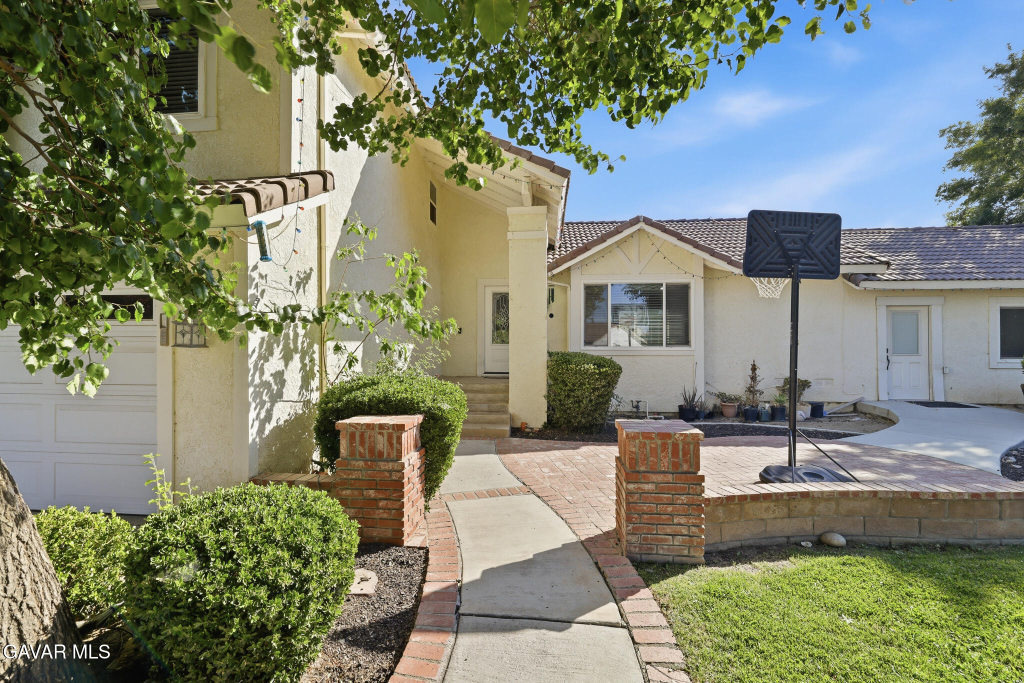 39331 Thames Court Property Photo 4