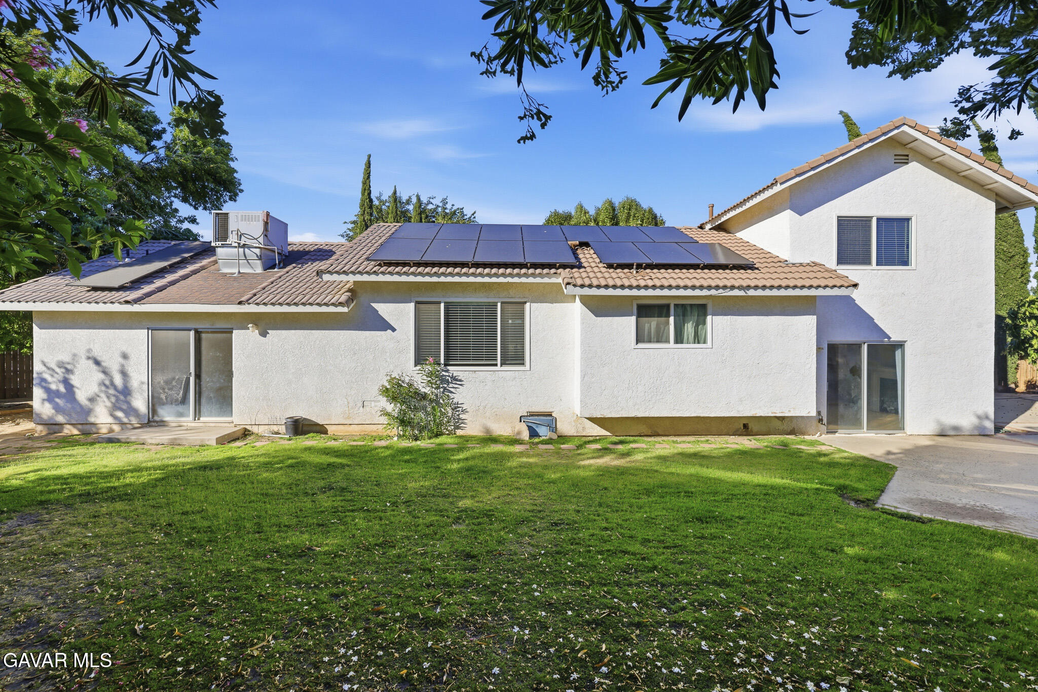 39331 Thames Court Property Photo 7