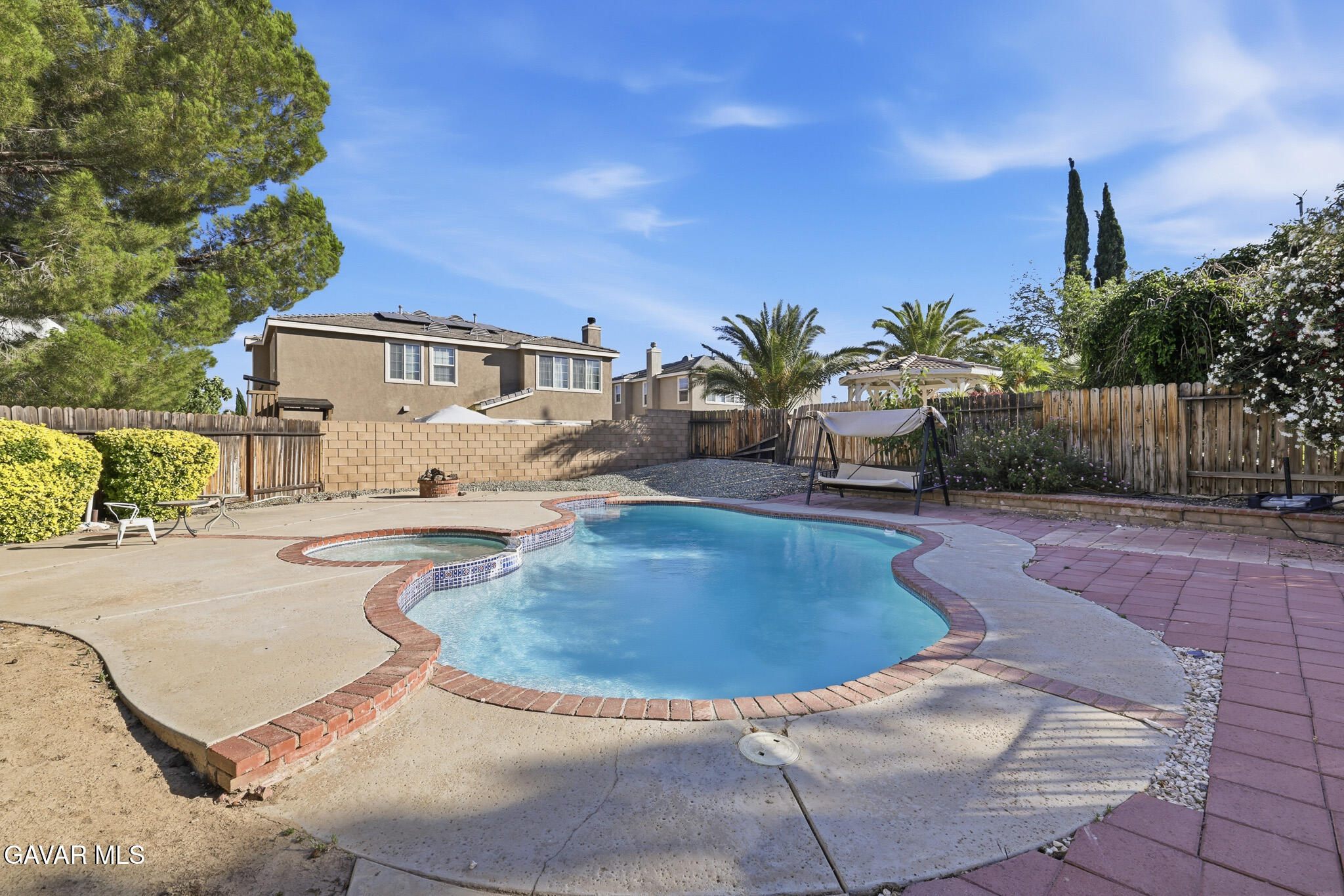 39331 Thames Court Property Photo 10