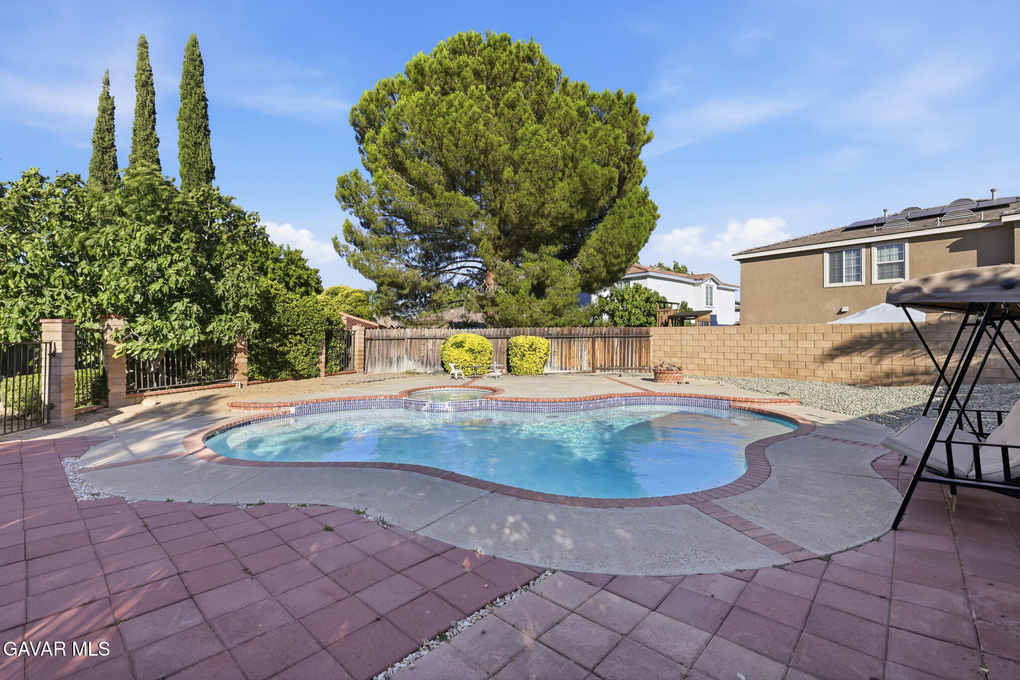 39331 Thames Court Property Photo 11