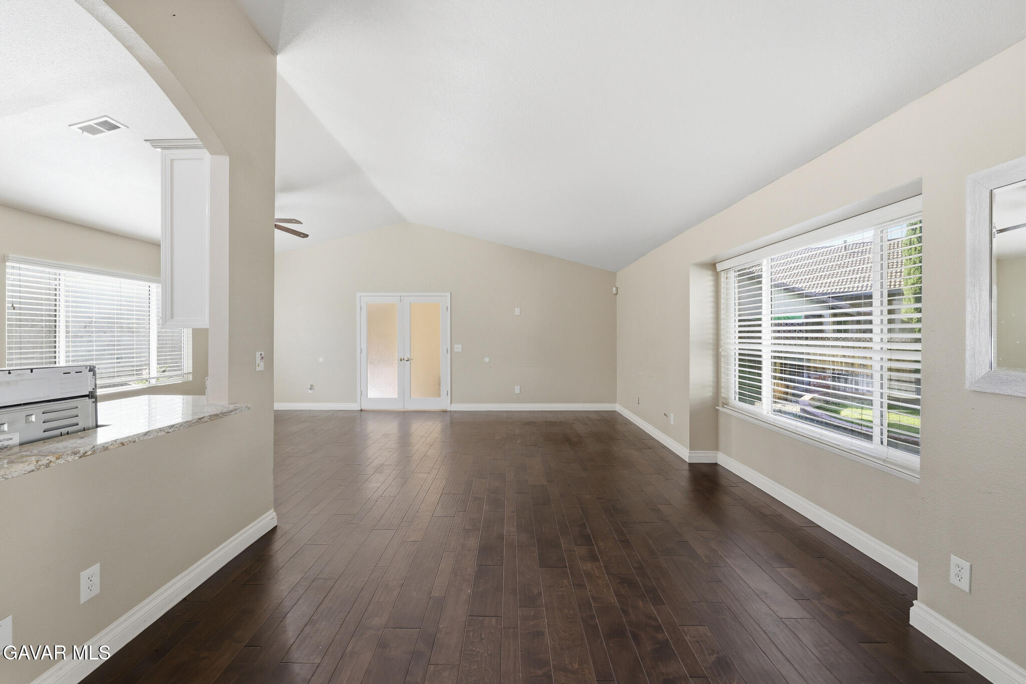 39331 Thames Court Property Photo 14