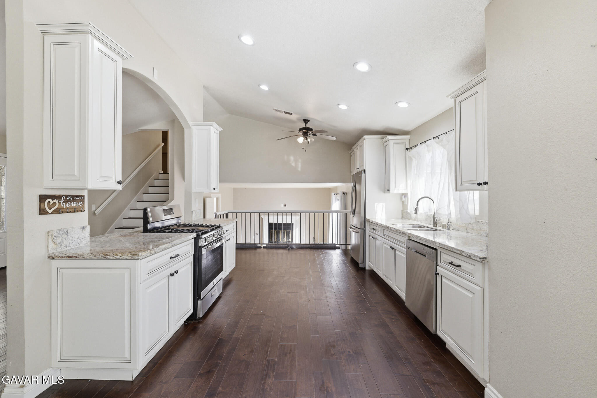 39331 Thames Court Property Photo 18