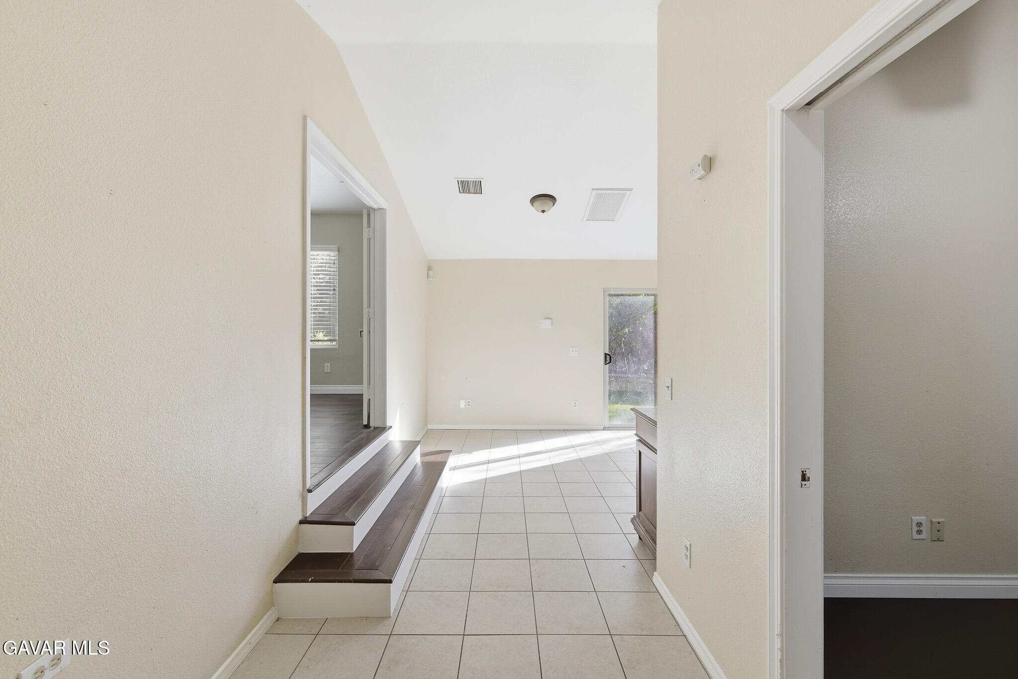 39331 Thames Court Property Photo 30