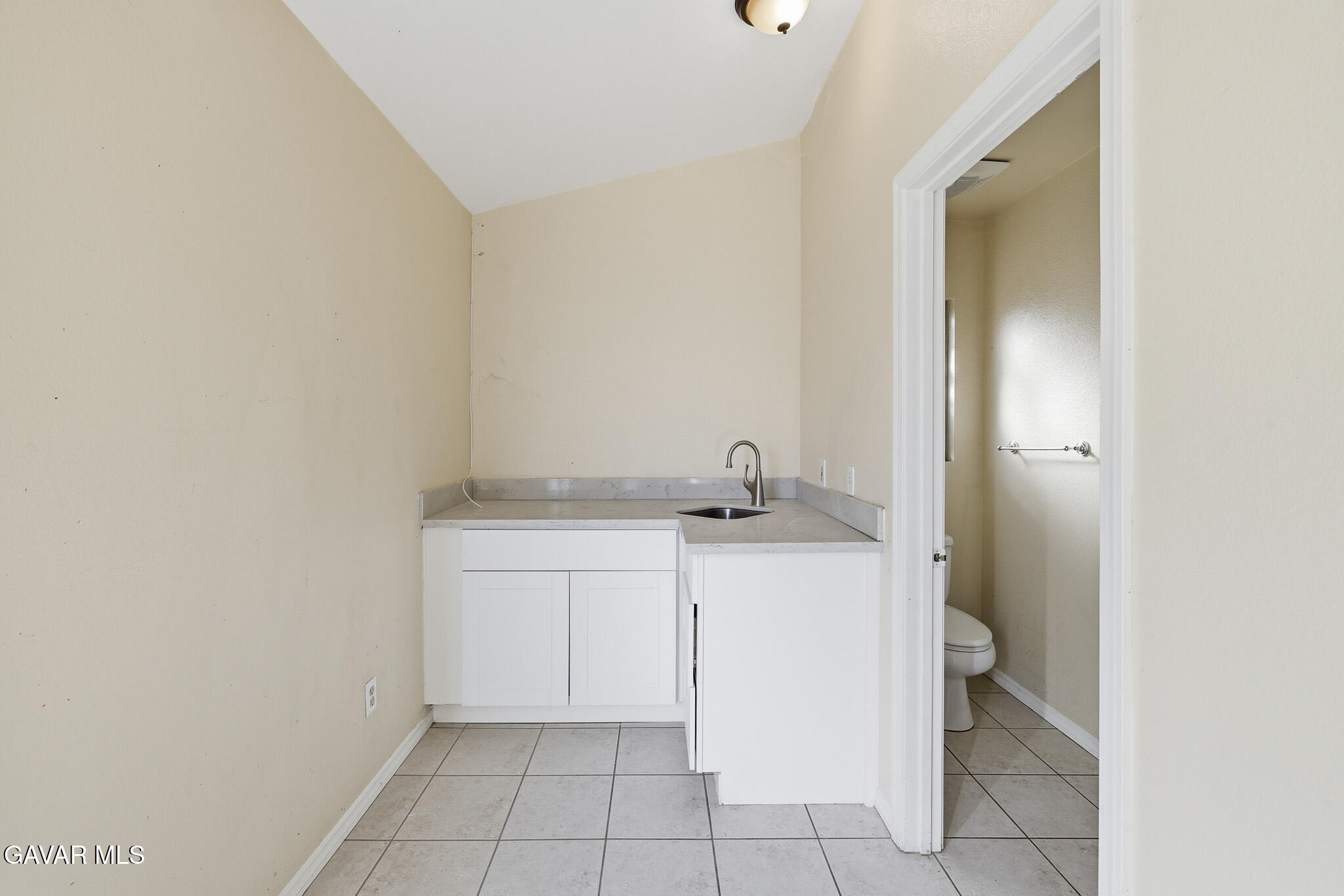 39331 Thames Court Property Photo 32