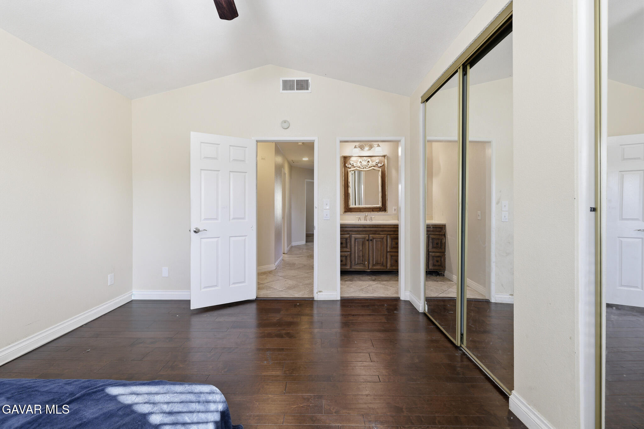 39331 Thames Court Property Photo 37