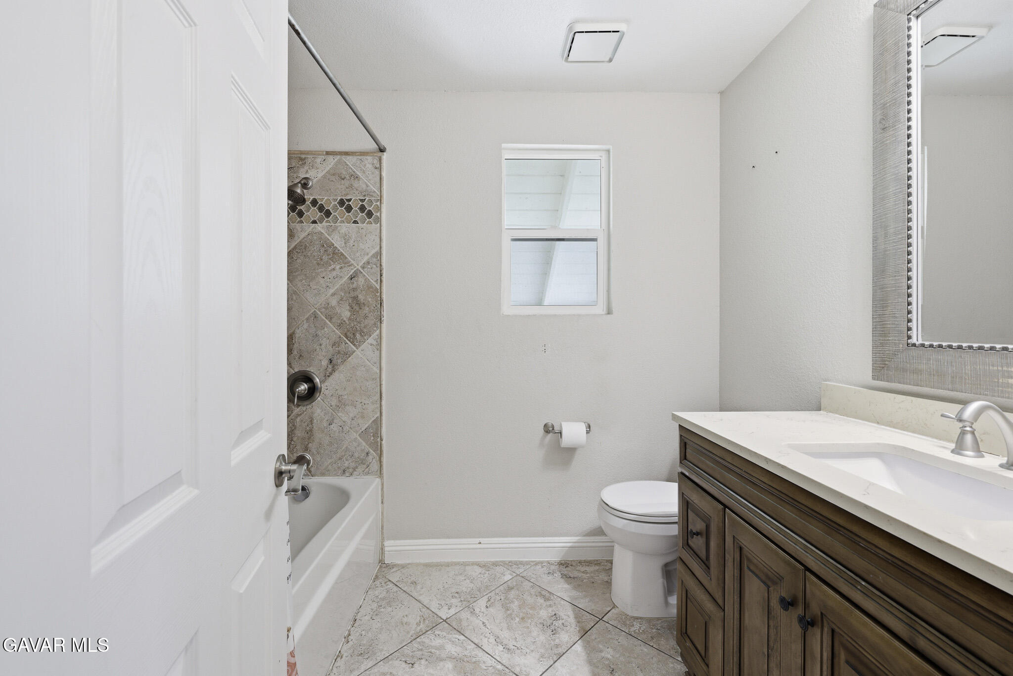 39331 Thames Court Property Photo 40