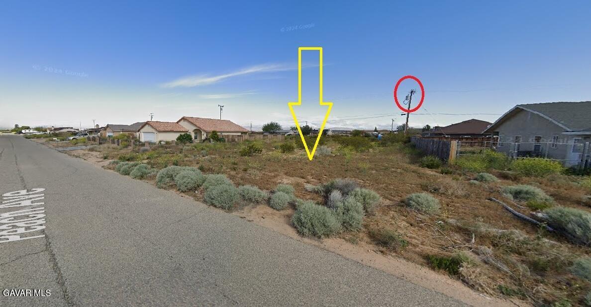 Peach Avenue Property Photo 3