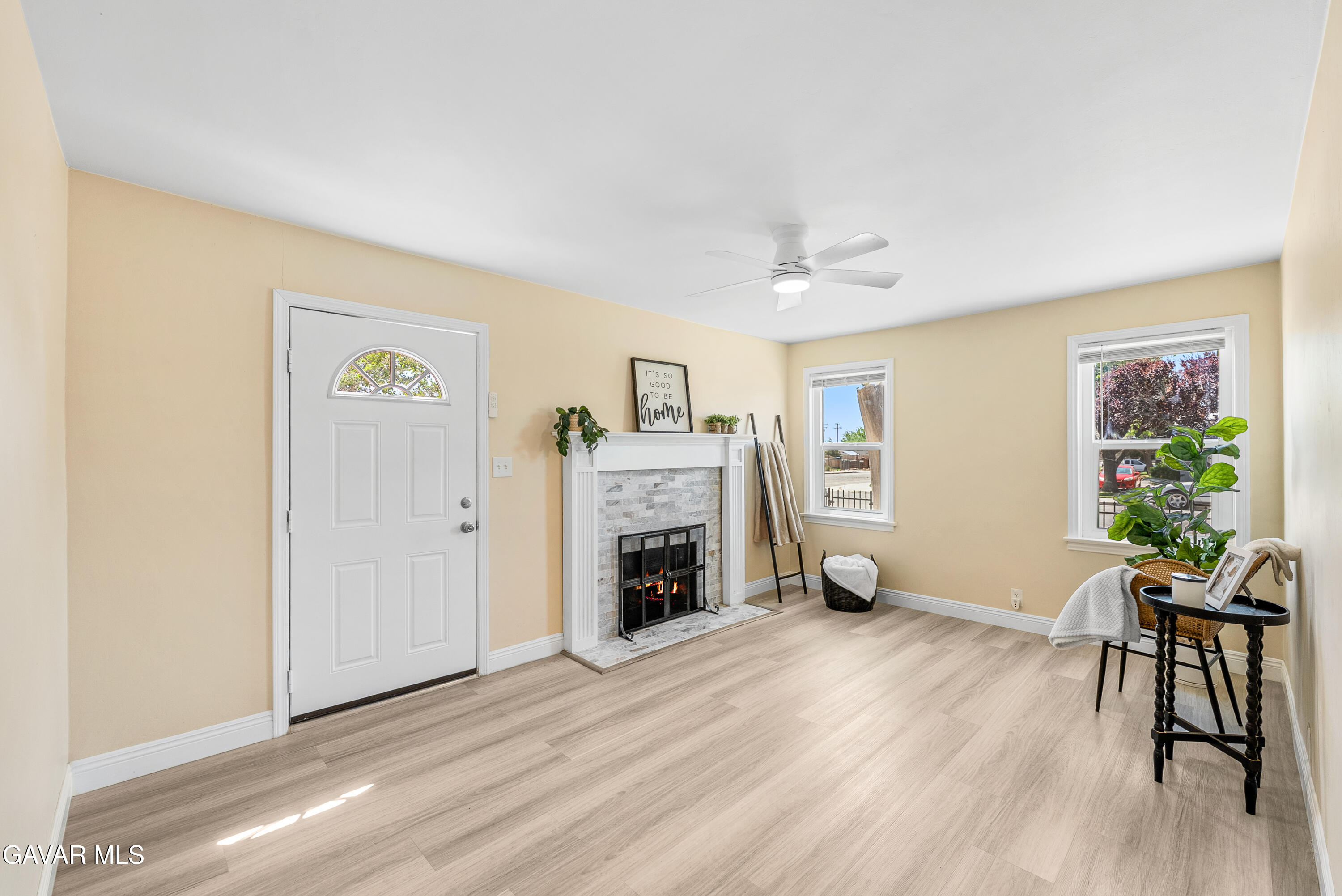 2901 Desert Street Property Photo 5