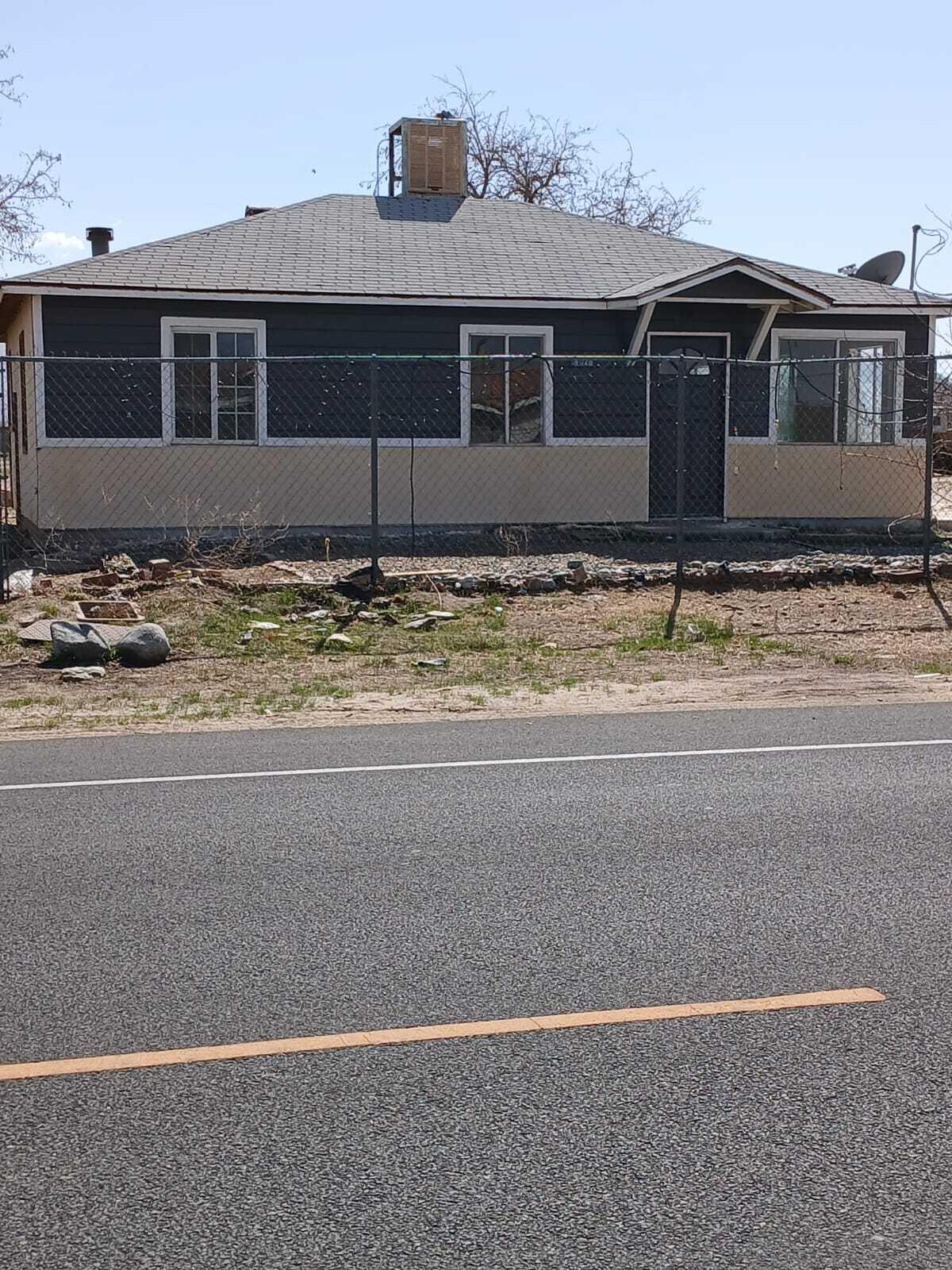 11028 E Avenue R Property Photo 2