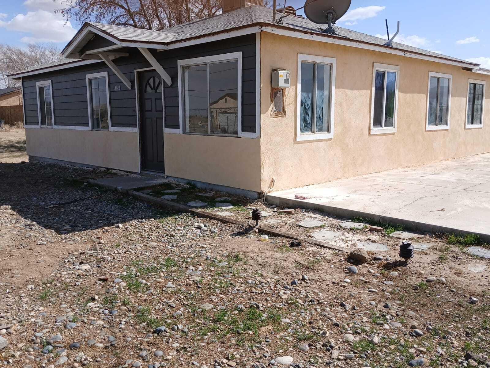 11028 E Avenue R Property Photo 4
