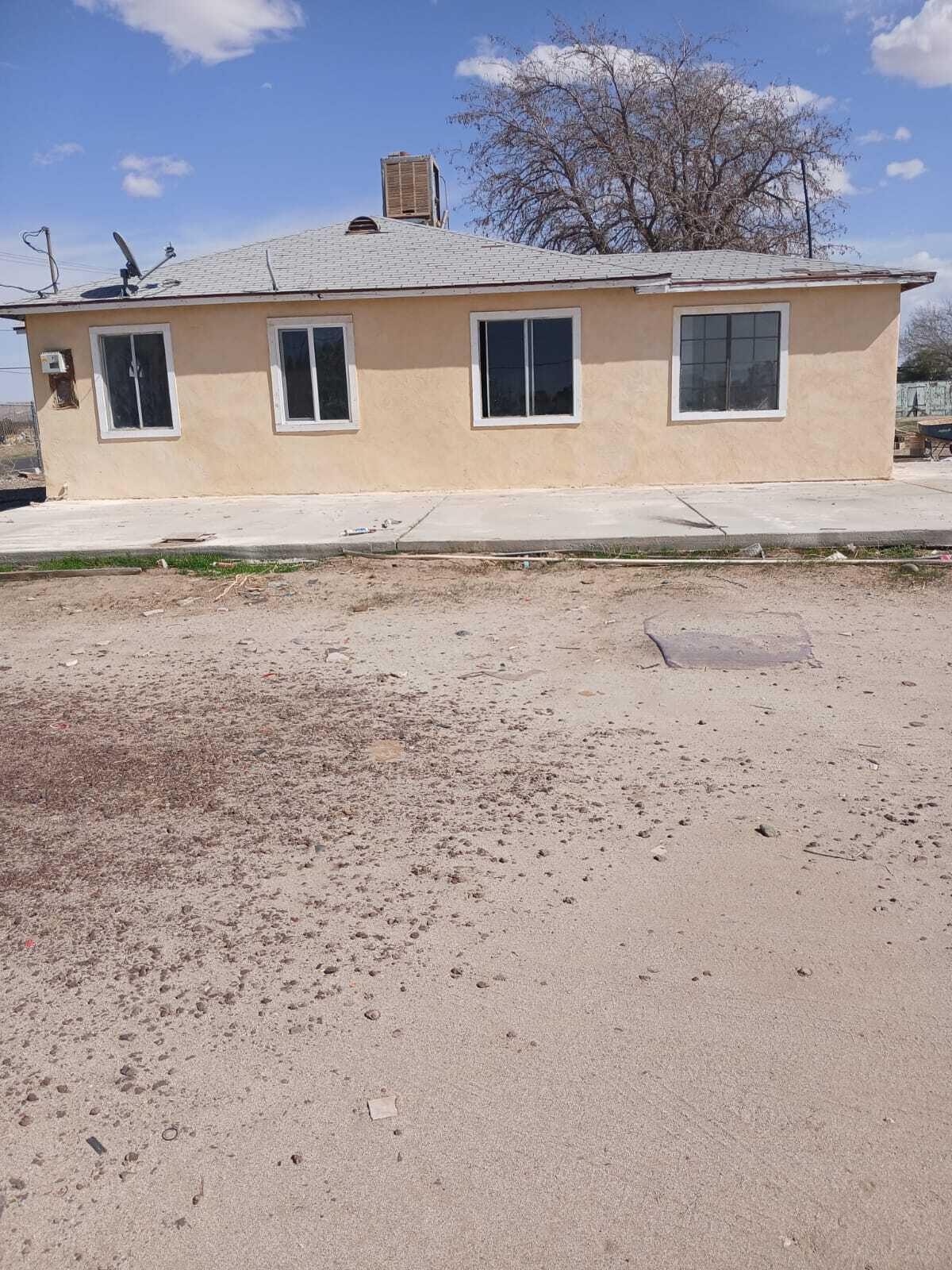 11028 E Avenue R Property Photo 7
