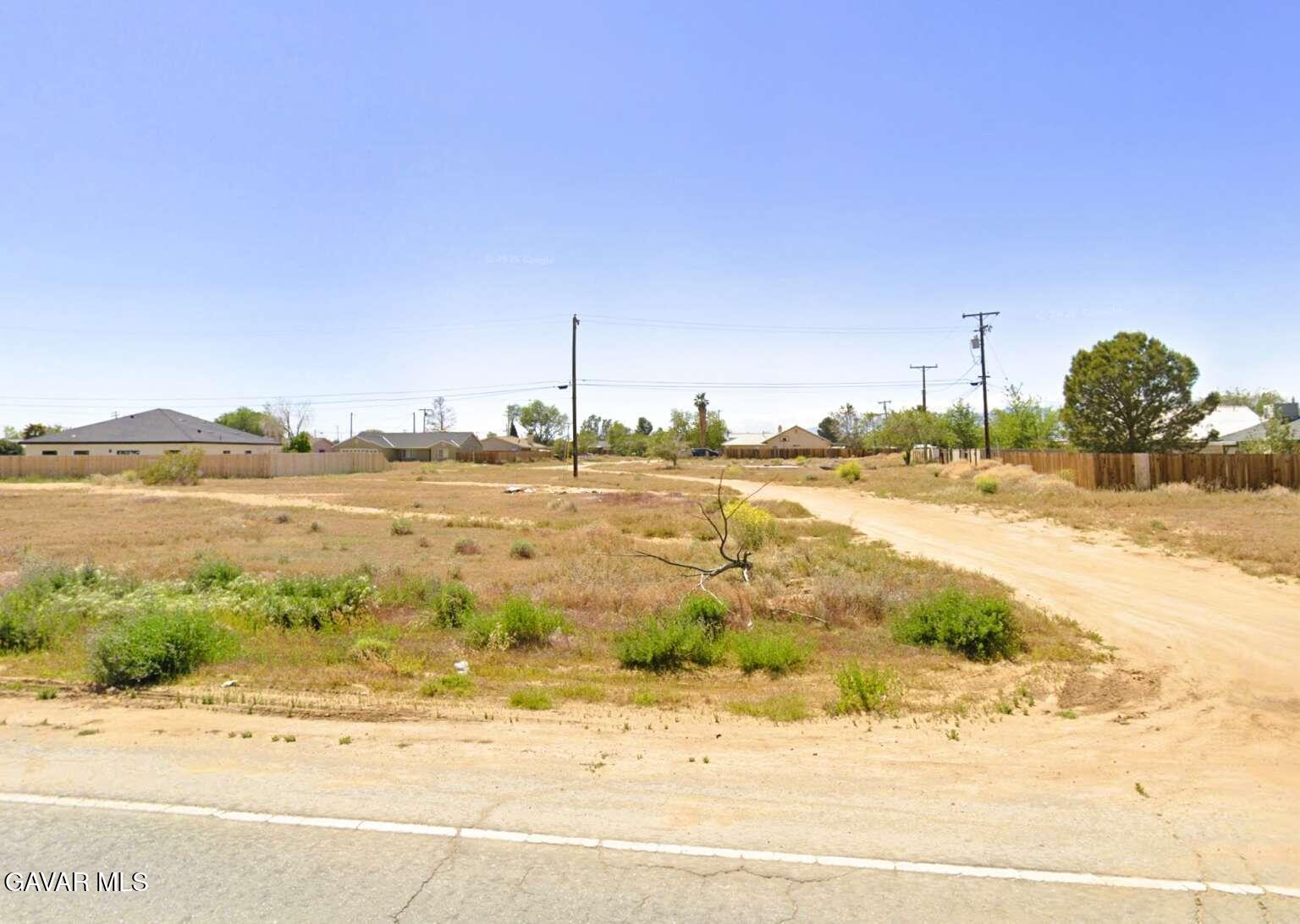 8628 Loop Boulevard Property Photo 4