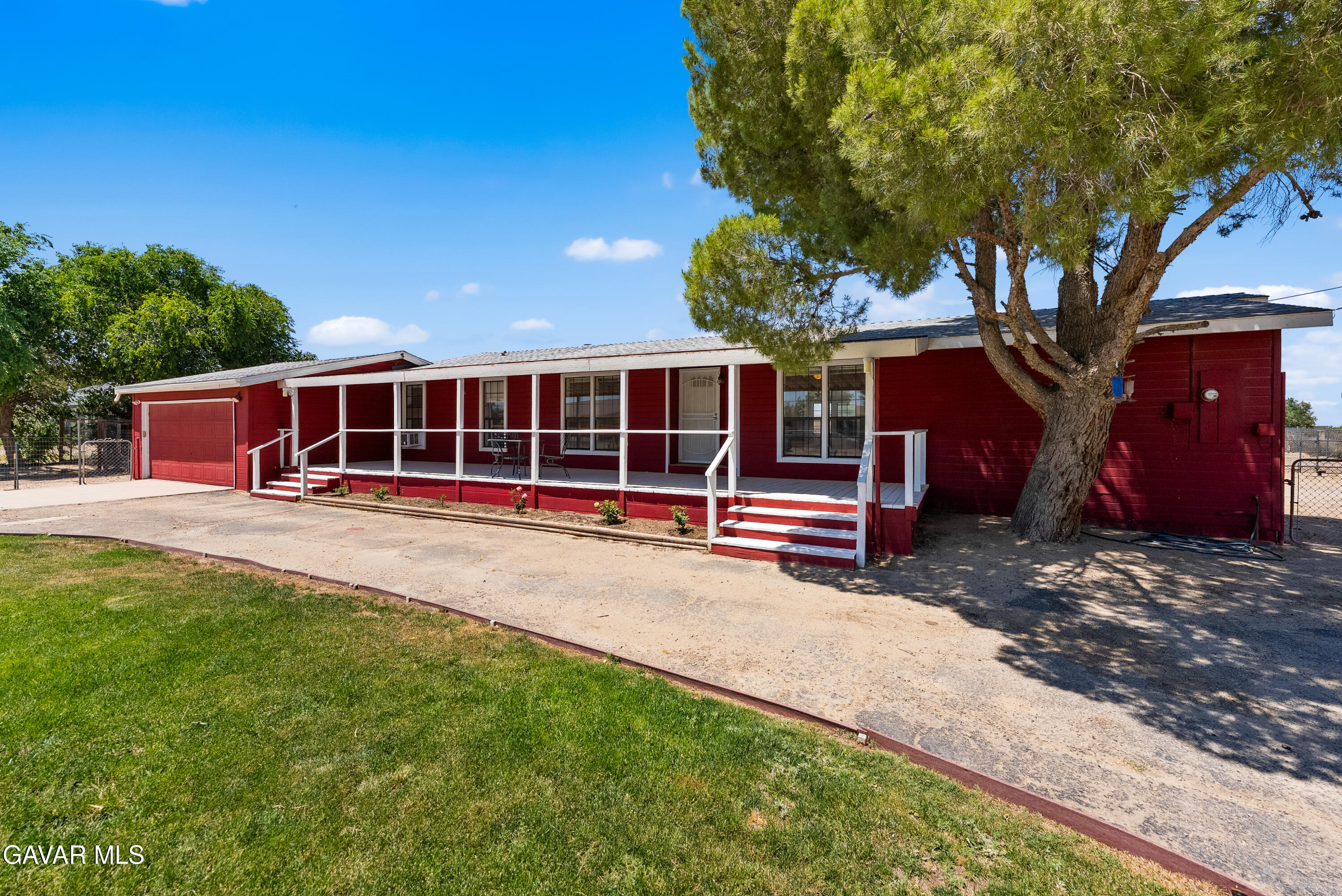 3609 E Avenue H2 Property Photo 5
