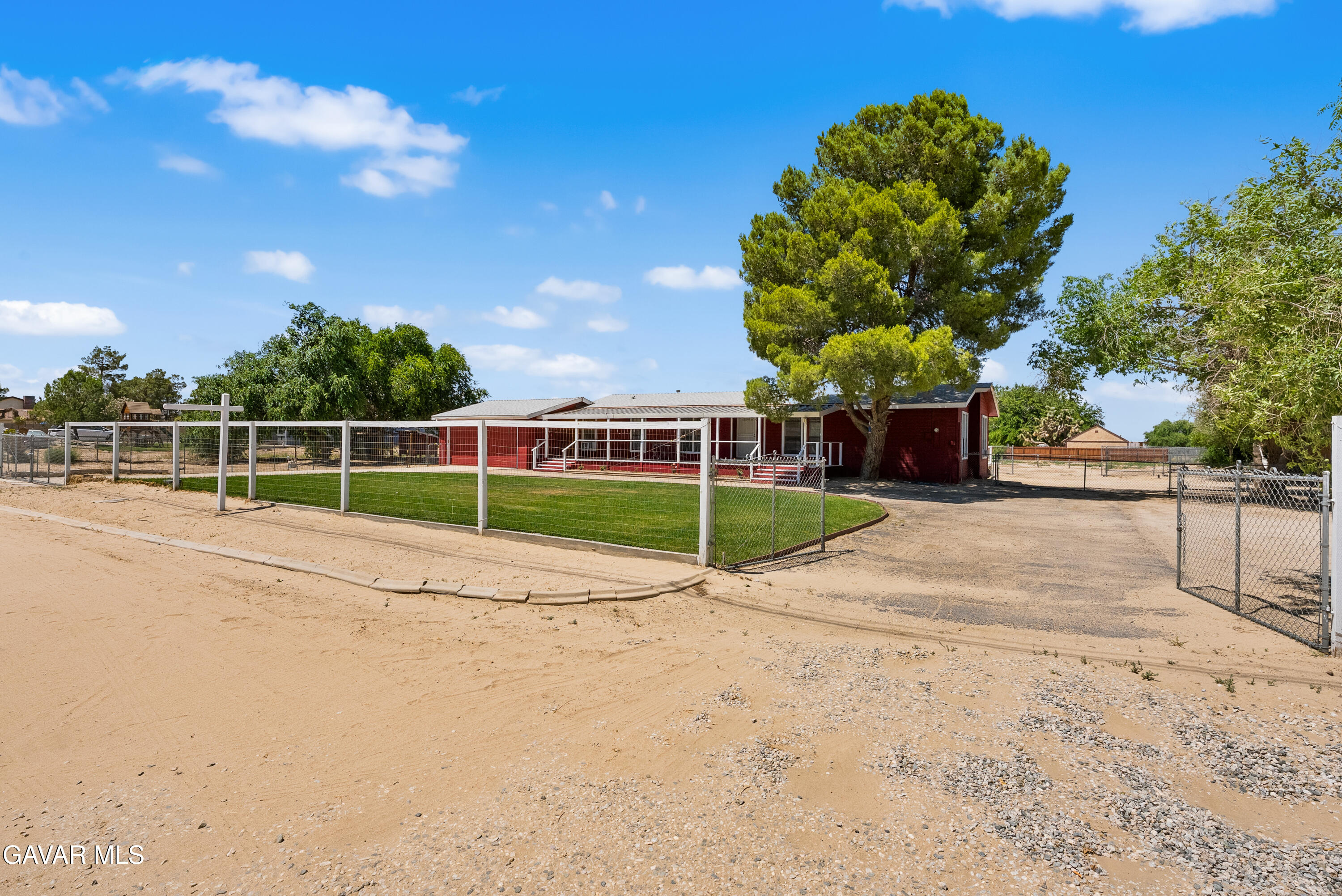 3609 E Avenue H2 Property Photo 6