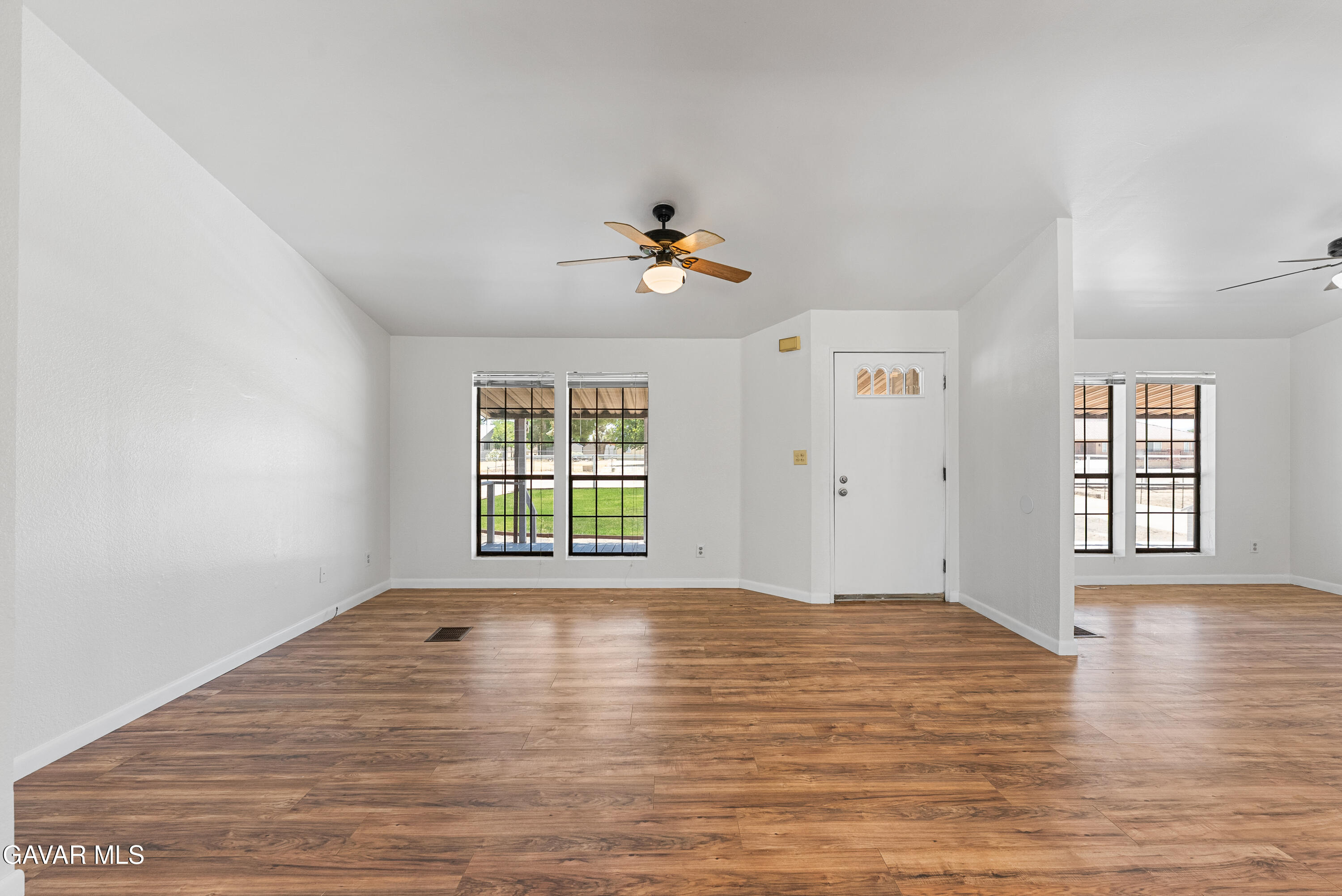 3609 E Avenue H2 Property Photo 11