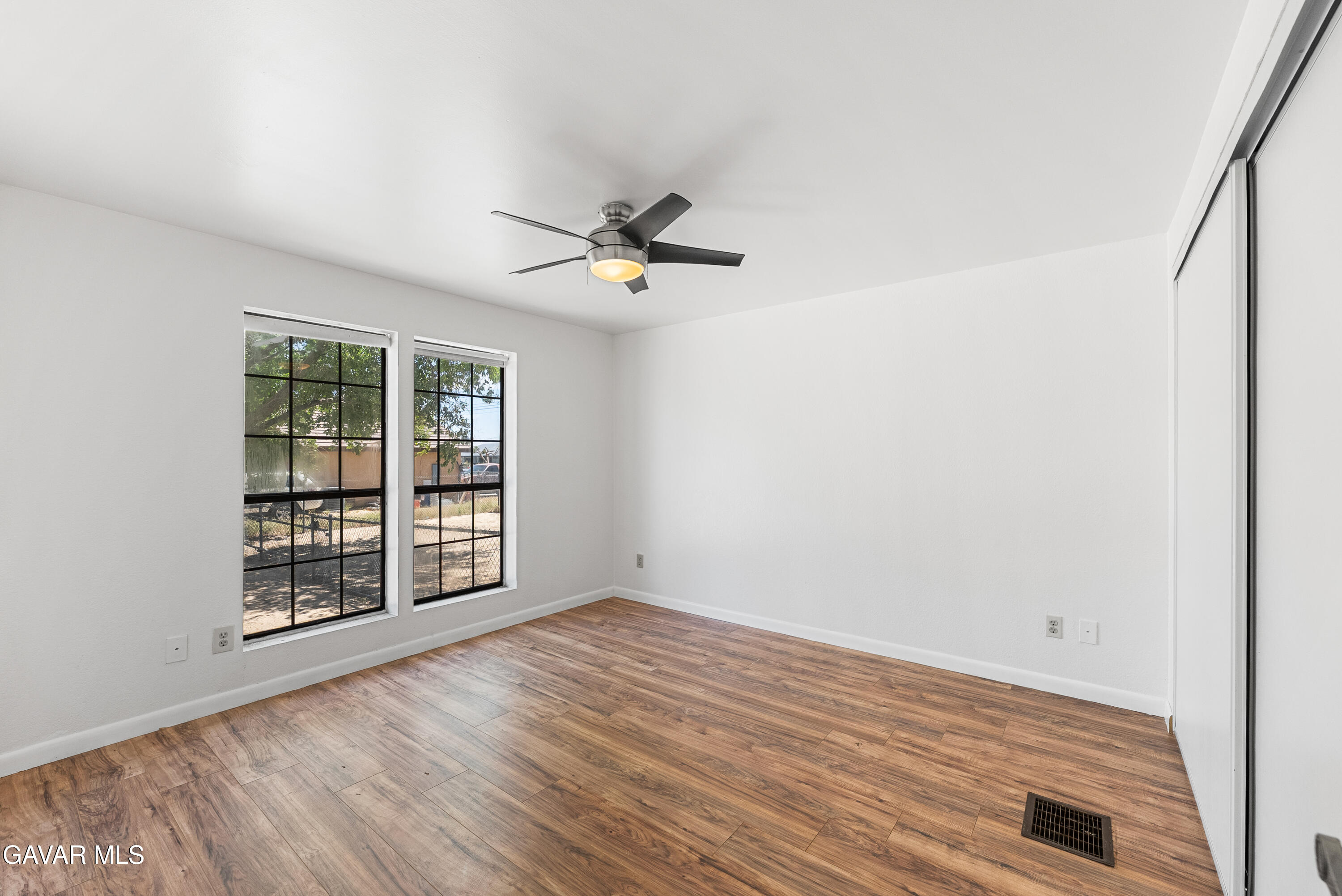 3609 E Avenue H2 Property Photo 37