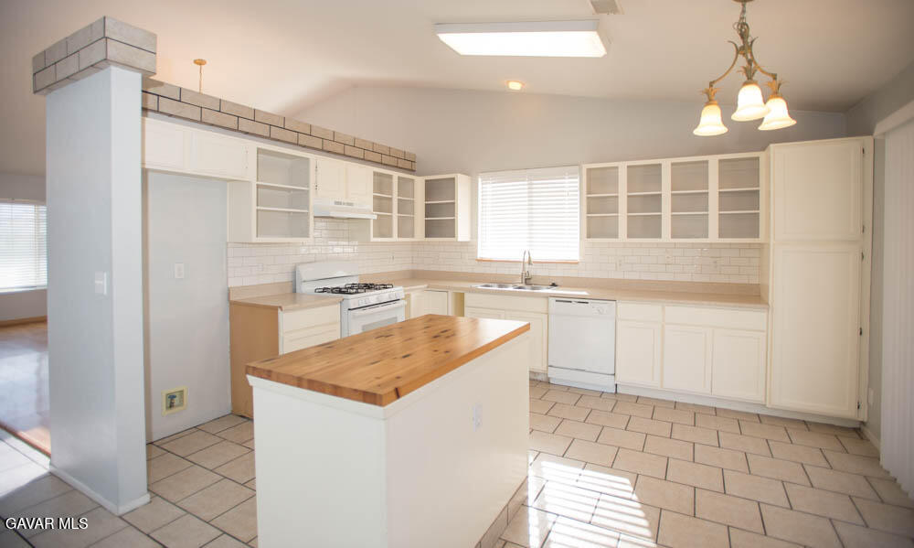 3608 Brabham Avenue Property Photo 8