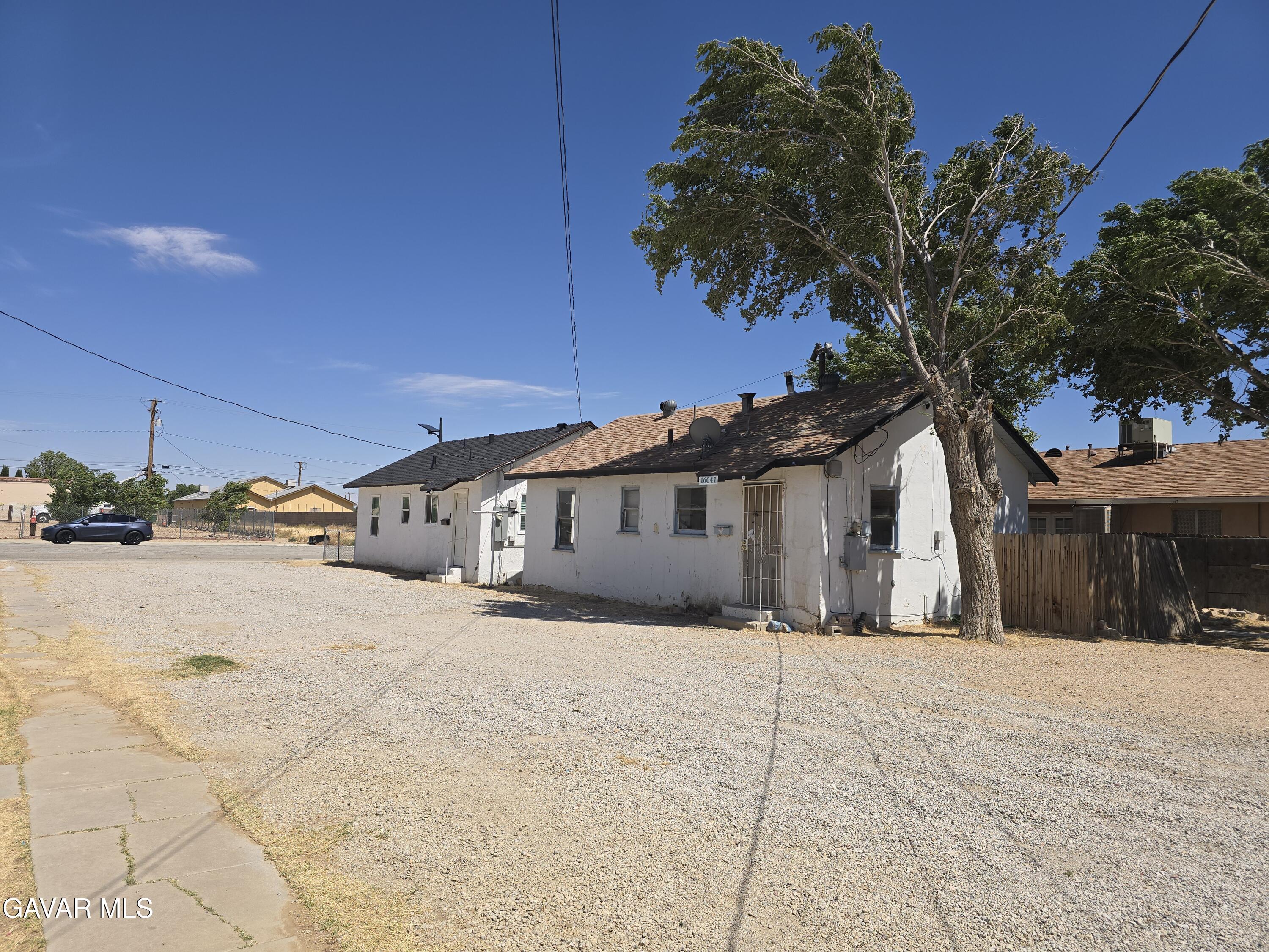 16039 L Street Property Photo 6