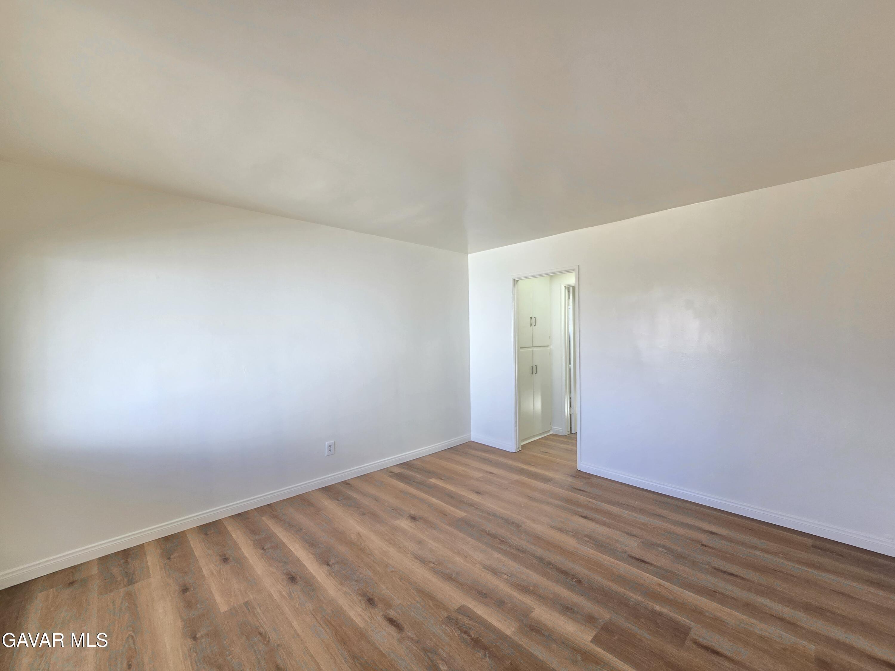 16039 L Street Property Photo 14