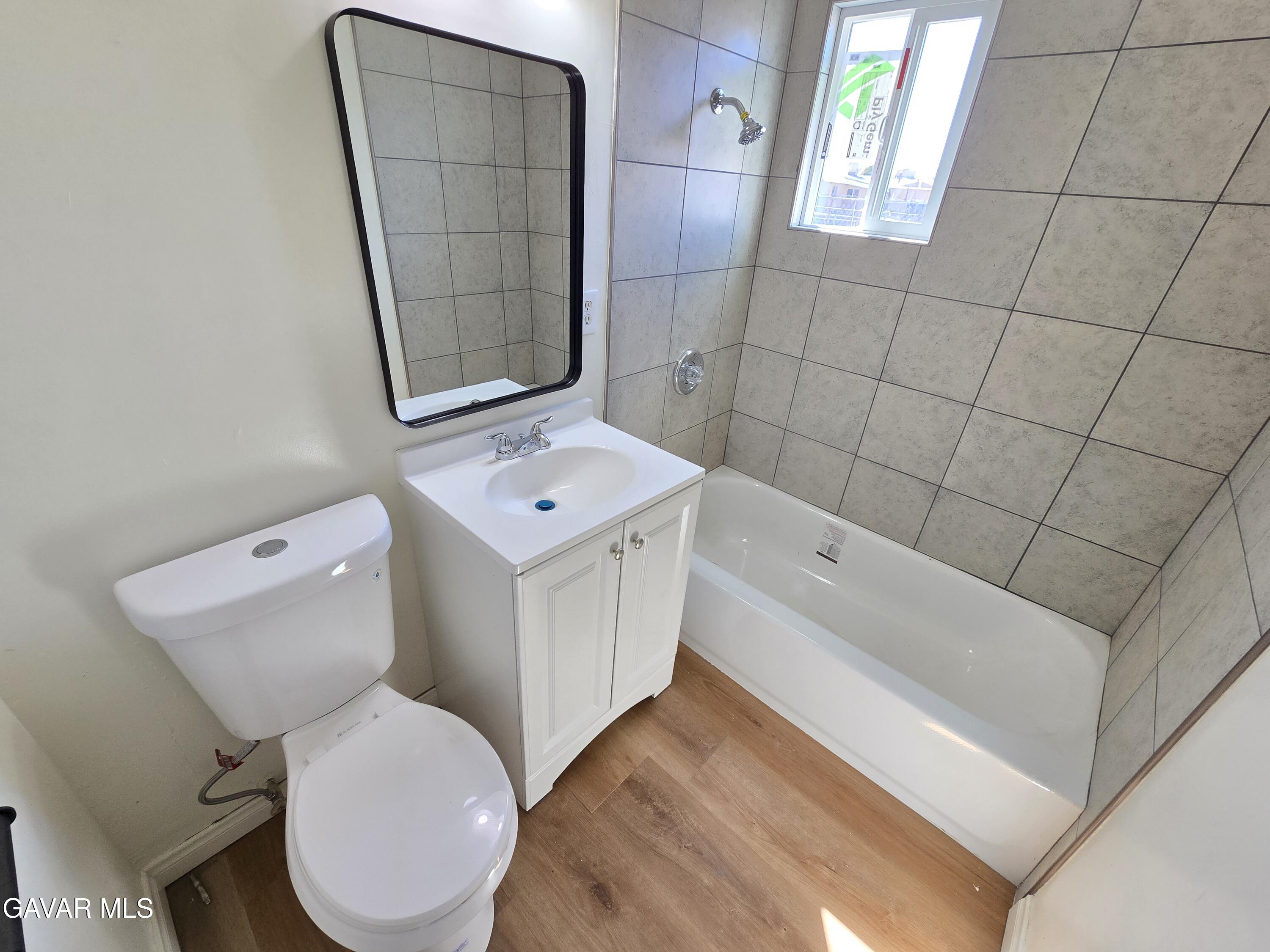 16039 L Street Property Photo 17