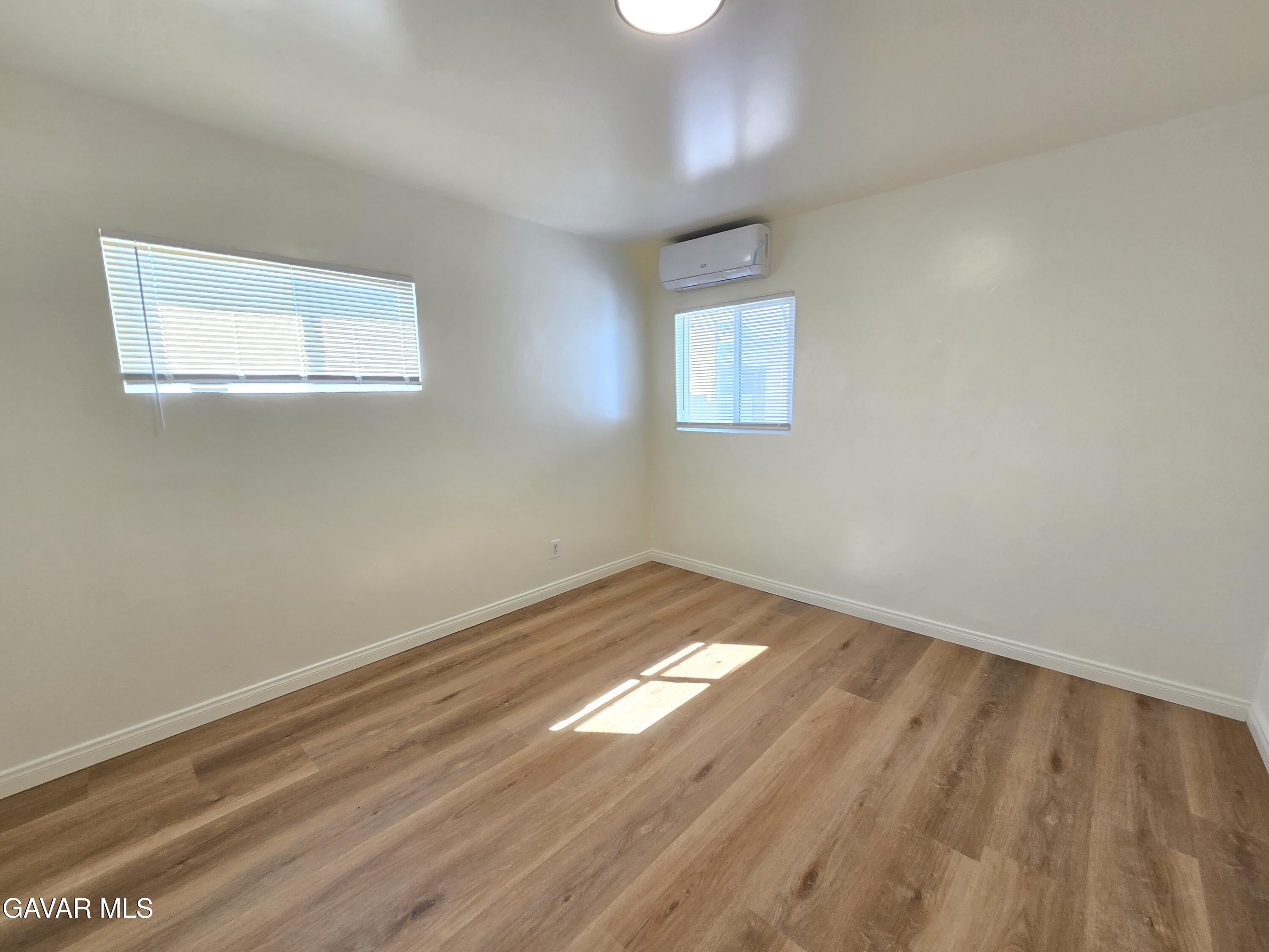 16039 L Street Property Photo 20
