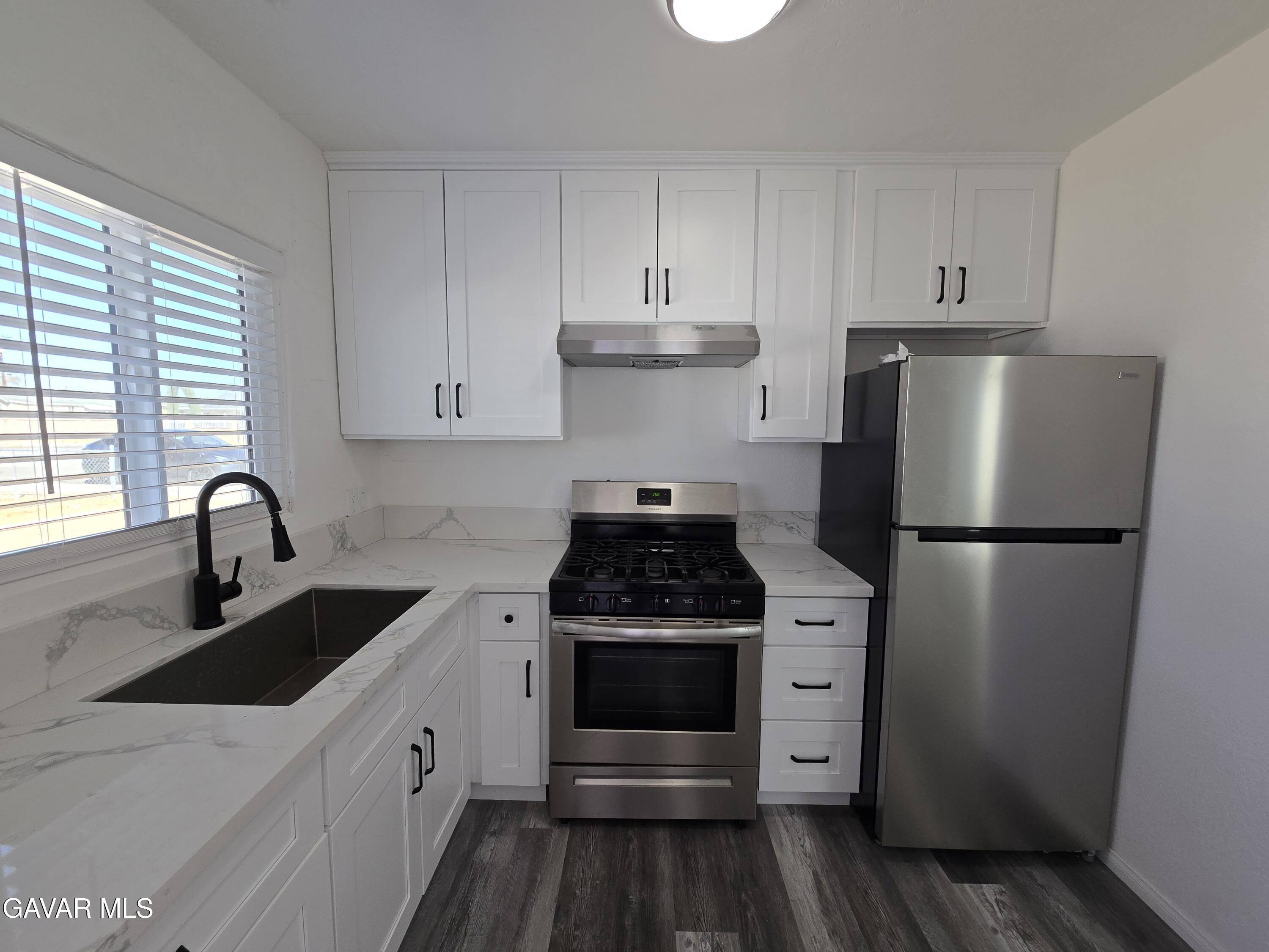 16039 L Street Property Photo 37