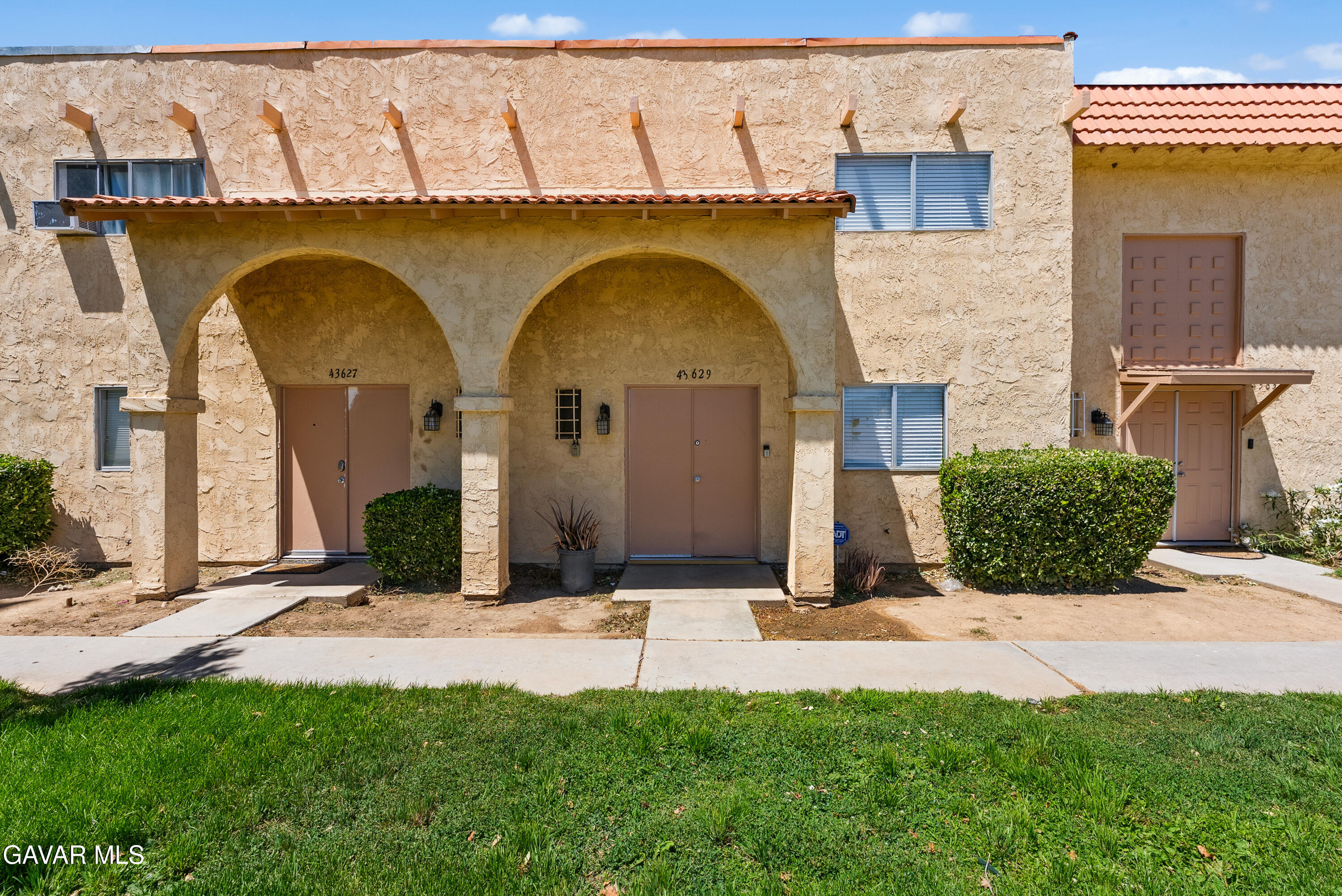 43629 Stanridge Avenue Property Photo 3