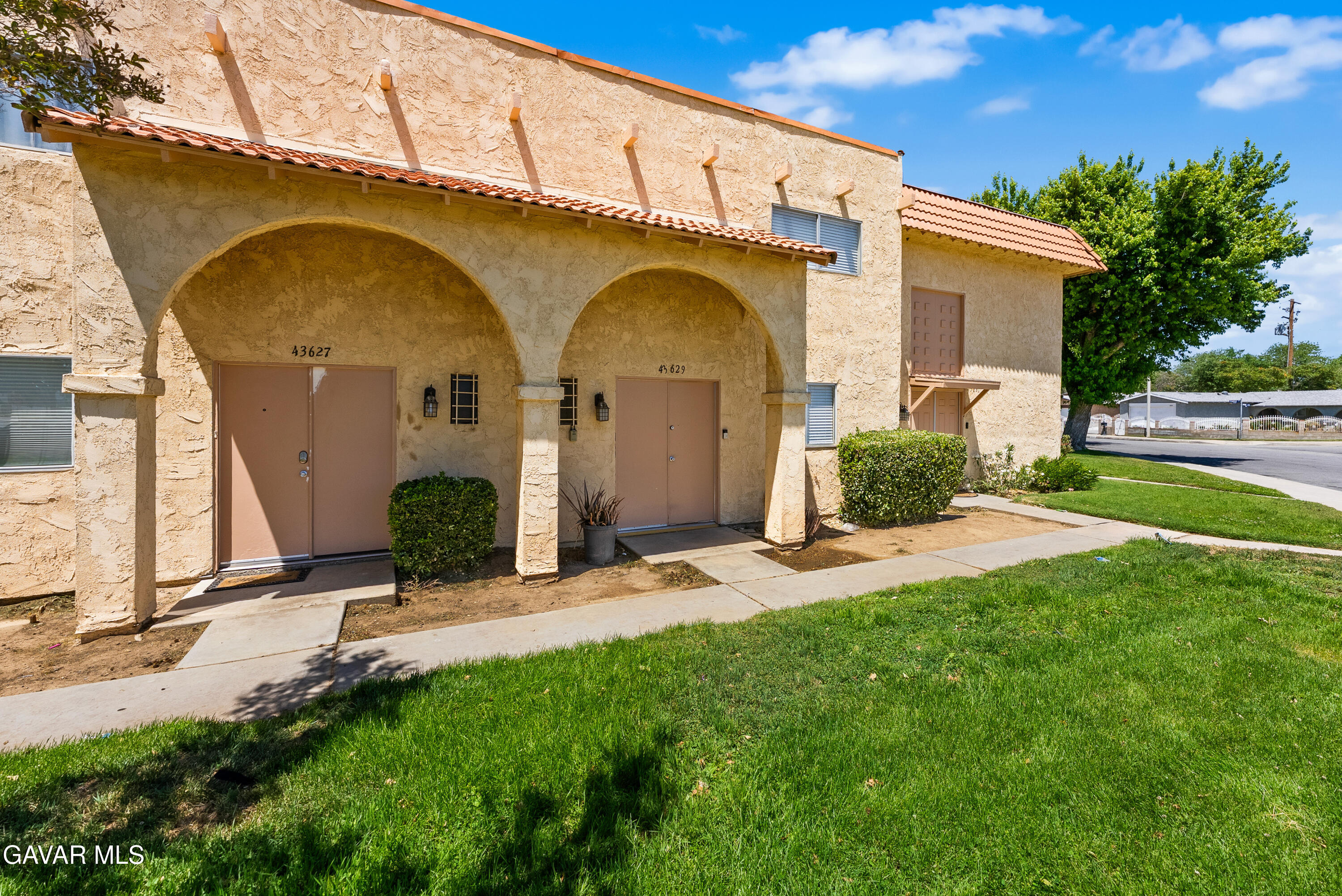 43629 Stanridge Avenue Property Photo 4
