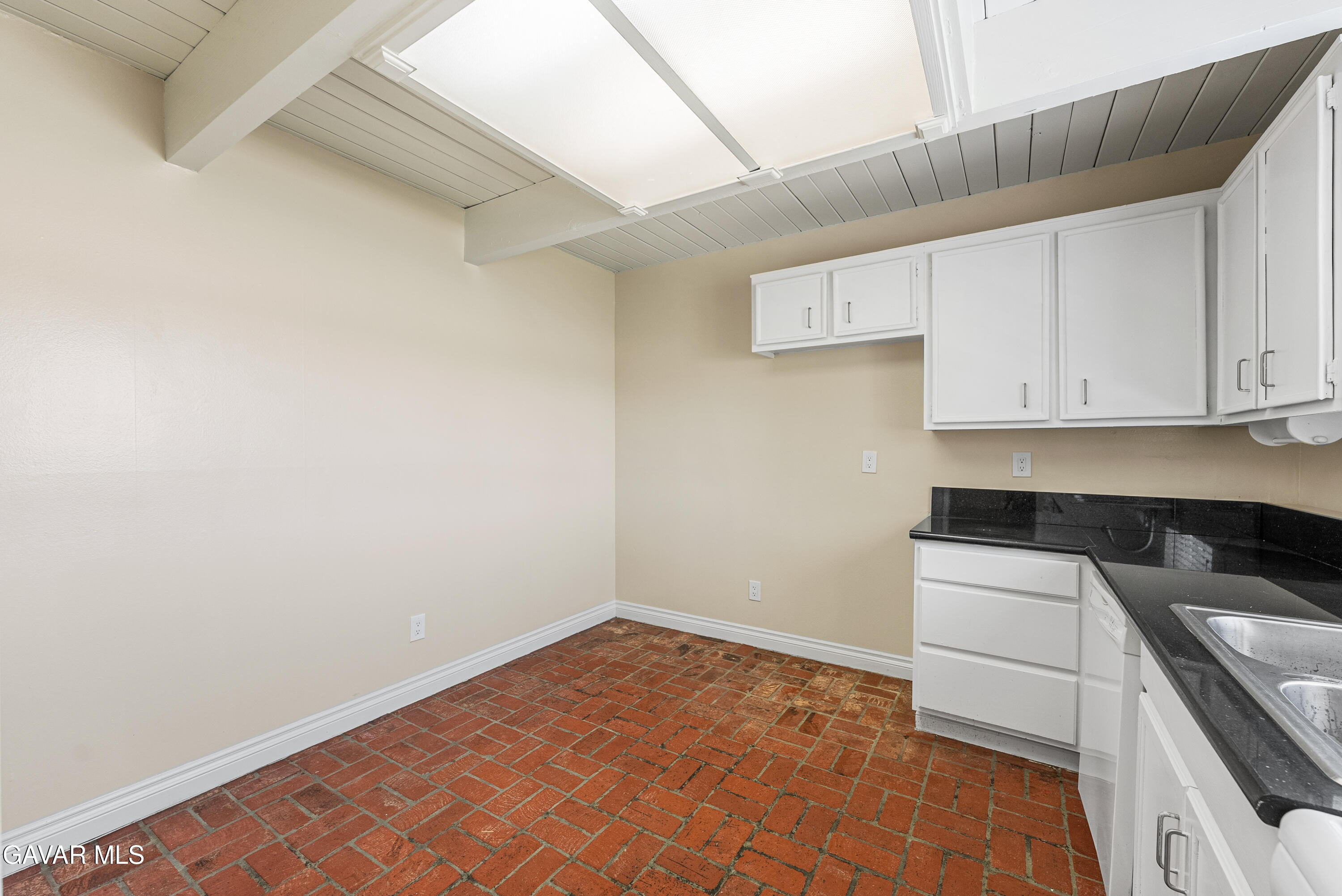 43629 Stanridge Avenue Property Photo 17