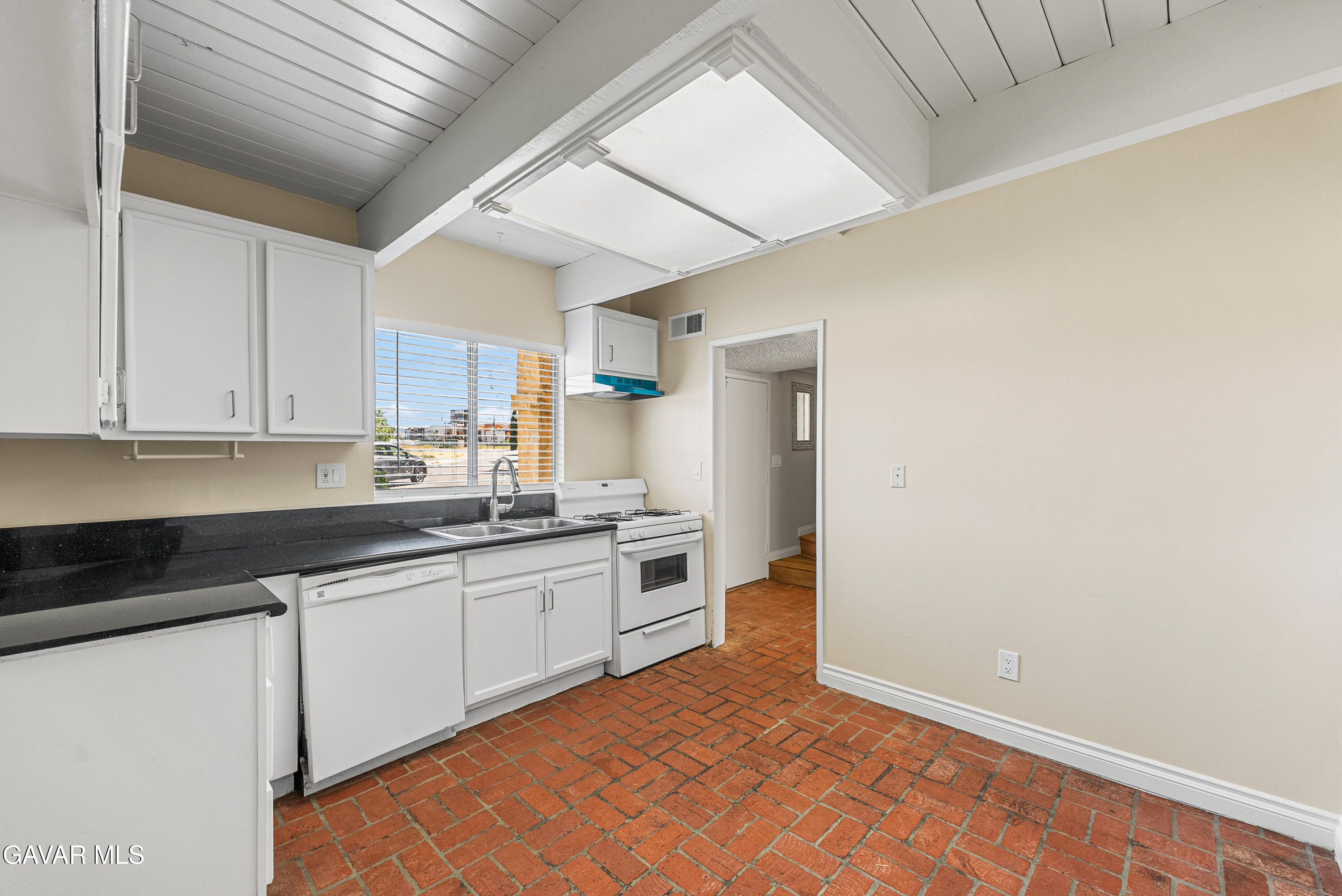 43629 Stanridge Avenue Property Photo 19