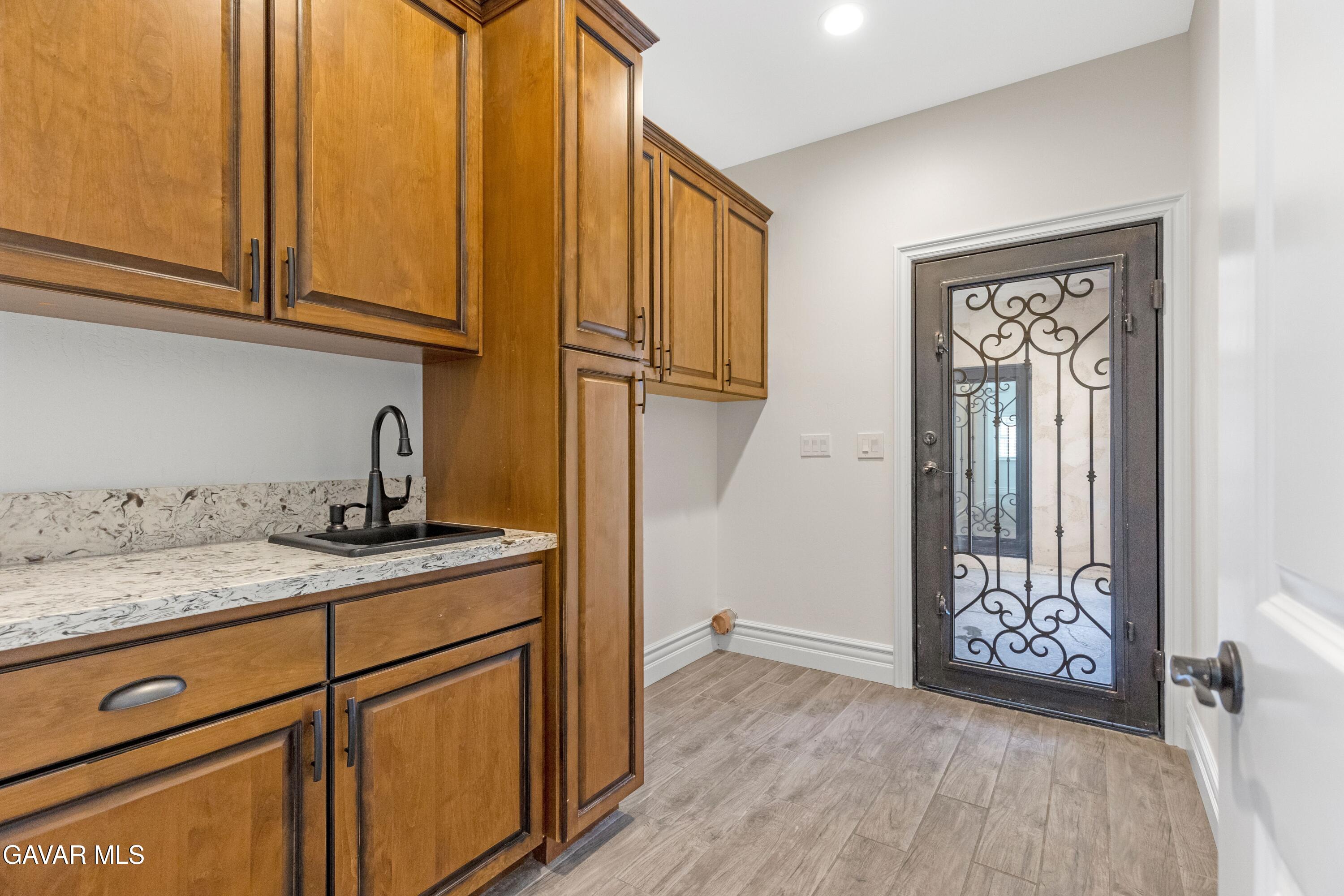 21824 Sunnybrook Drive Property Photo 32