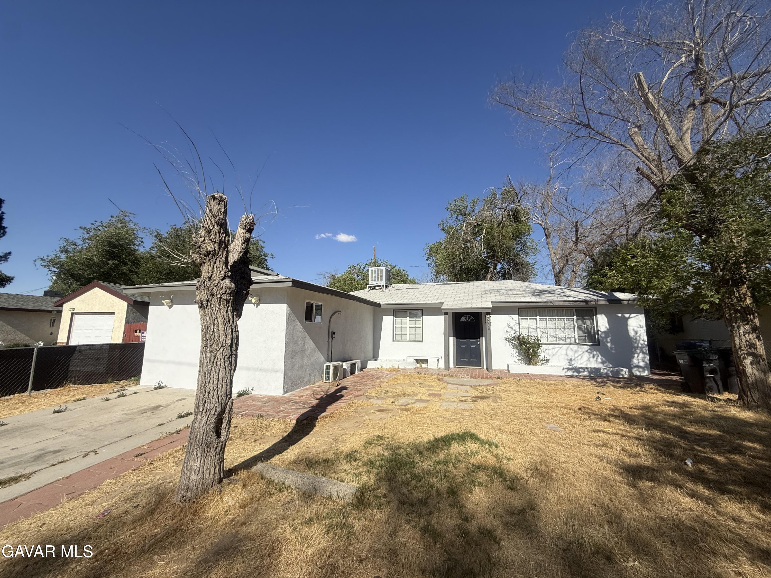 45320 Kingtree Avenue Property Photo 1
