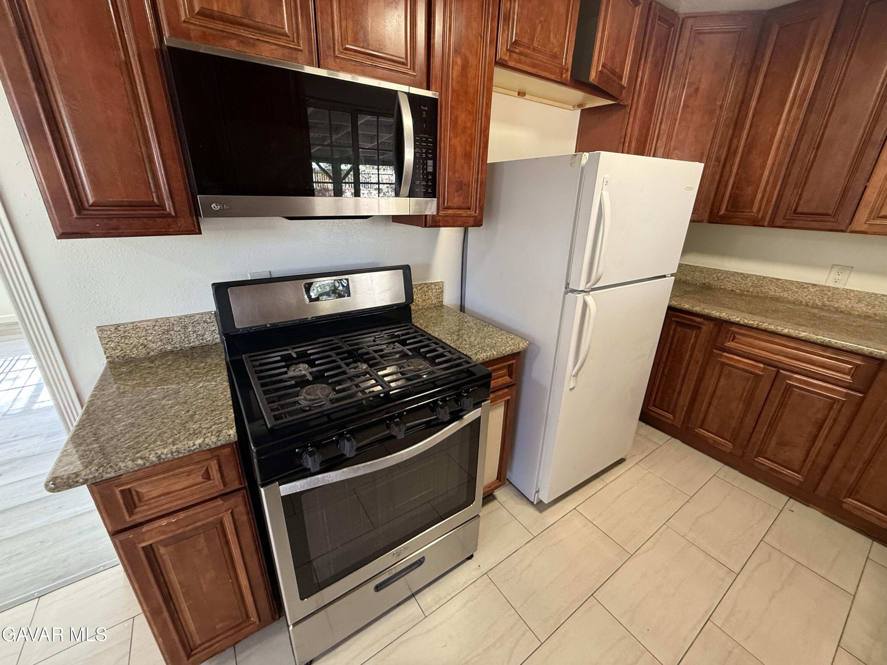 45320 Kingtree Avenue Property Photo 7