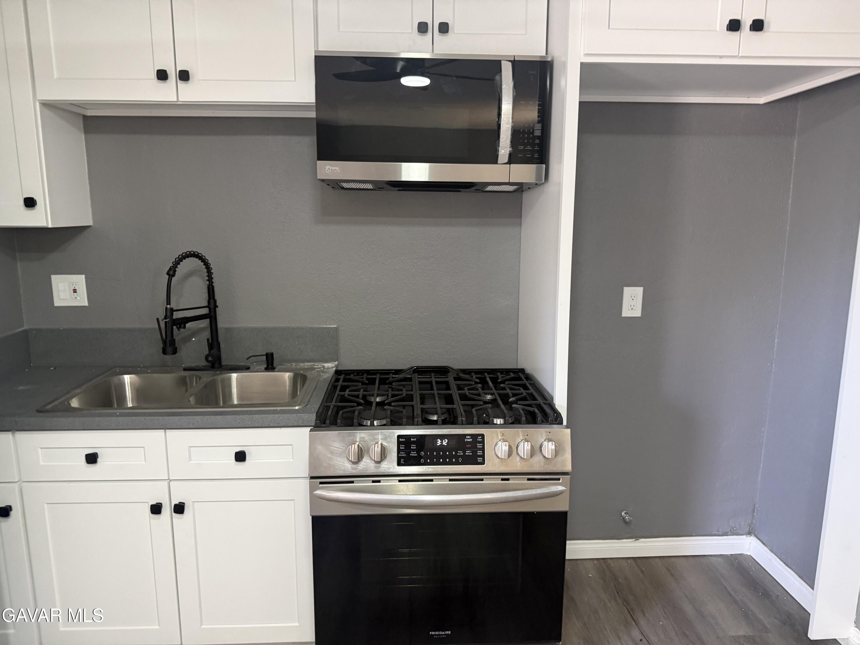 45320 Kingtree Avenue Property Photo 16