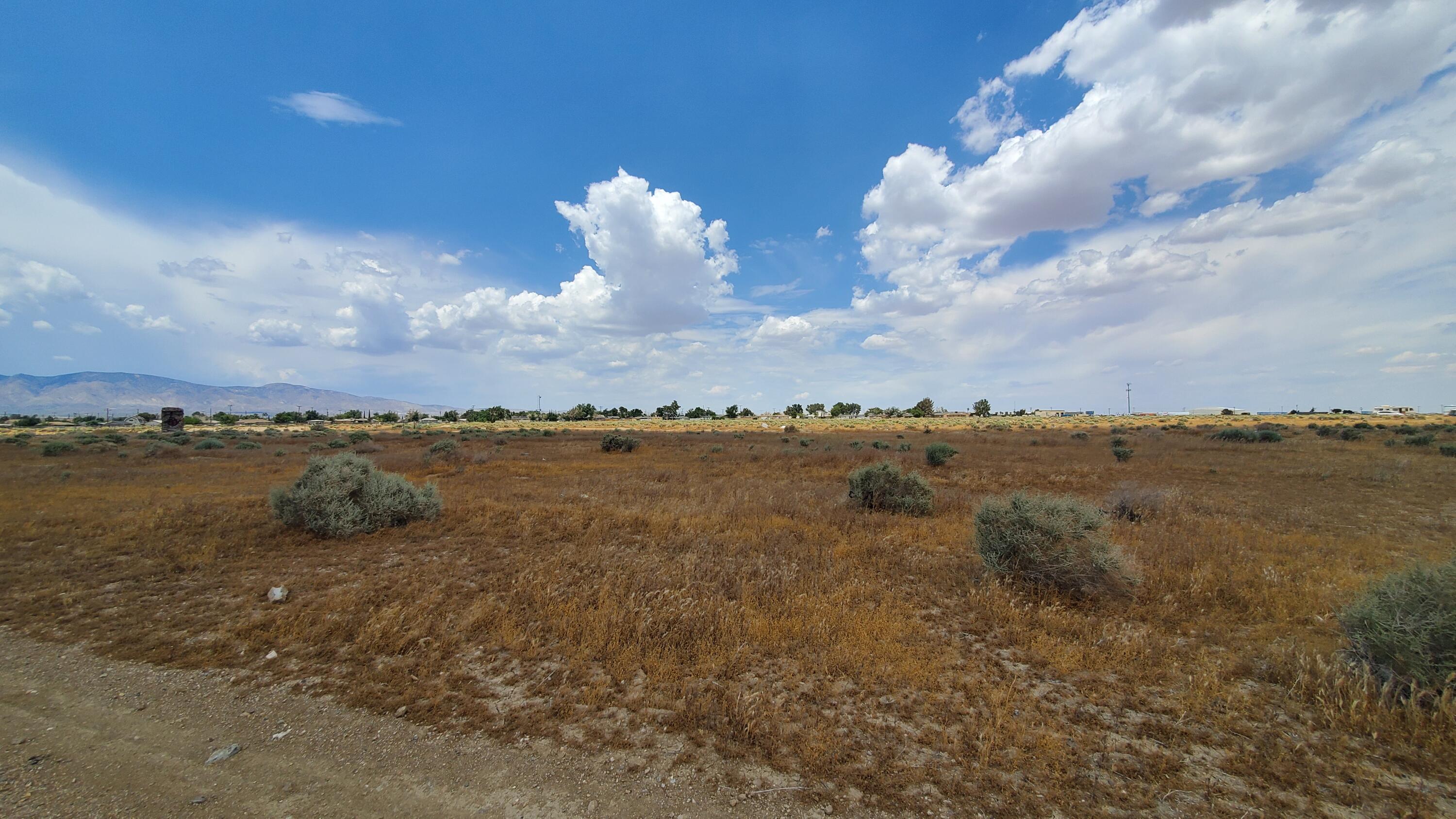 1800 Victor Ave Property Photo 4