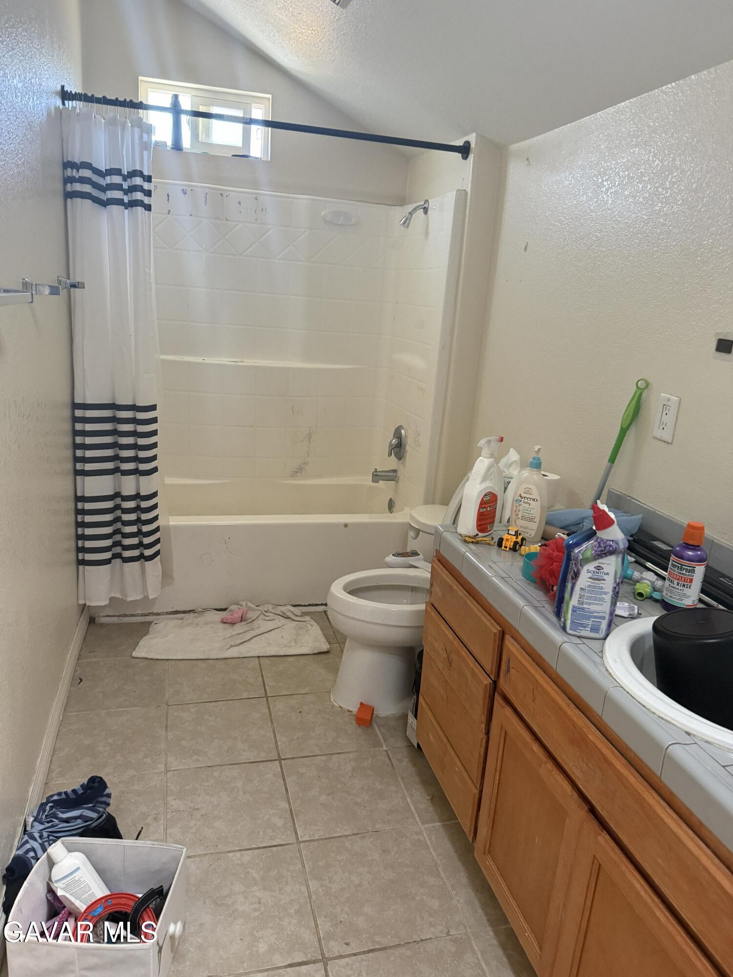 1247 Marion Avenue Property Photo 11