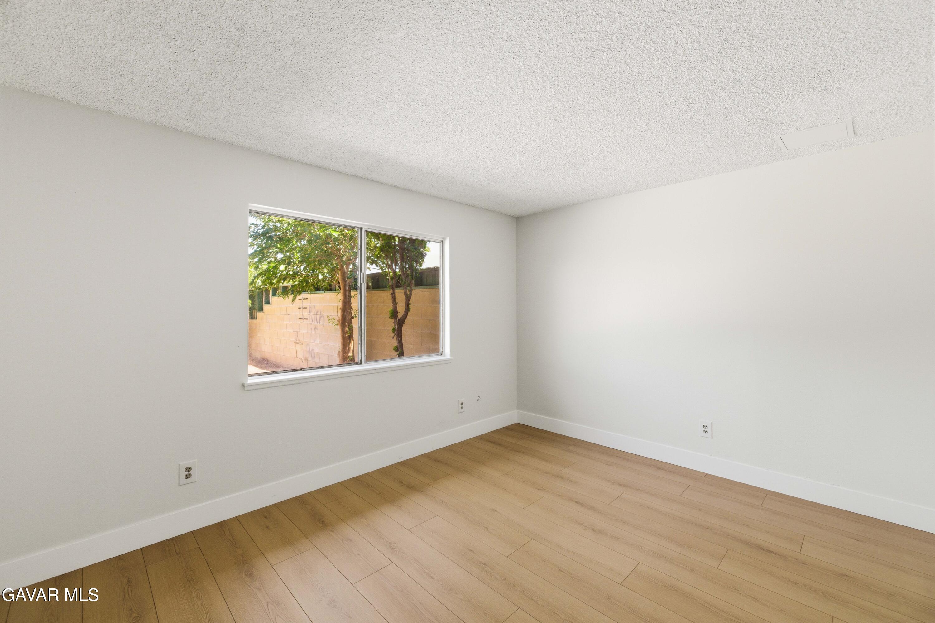 37642 Cluny Property Photo 15