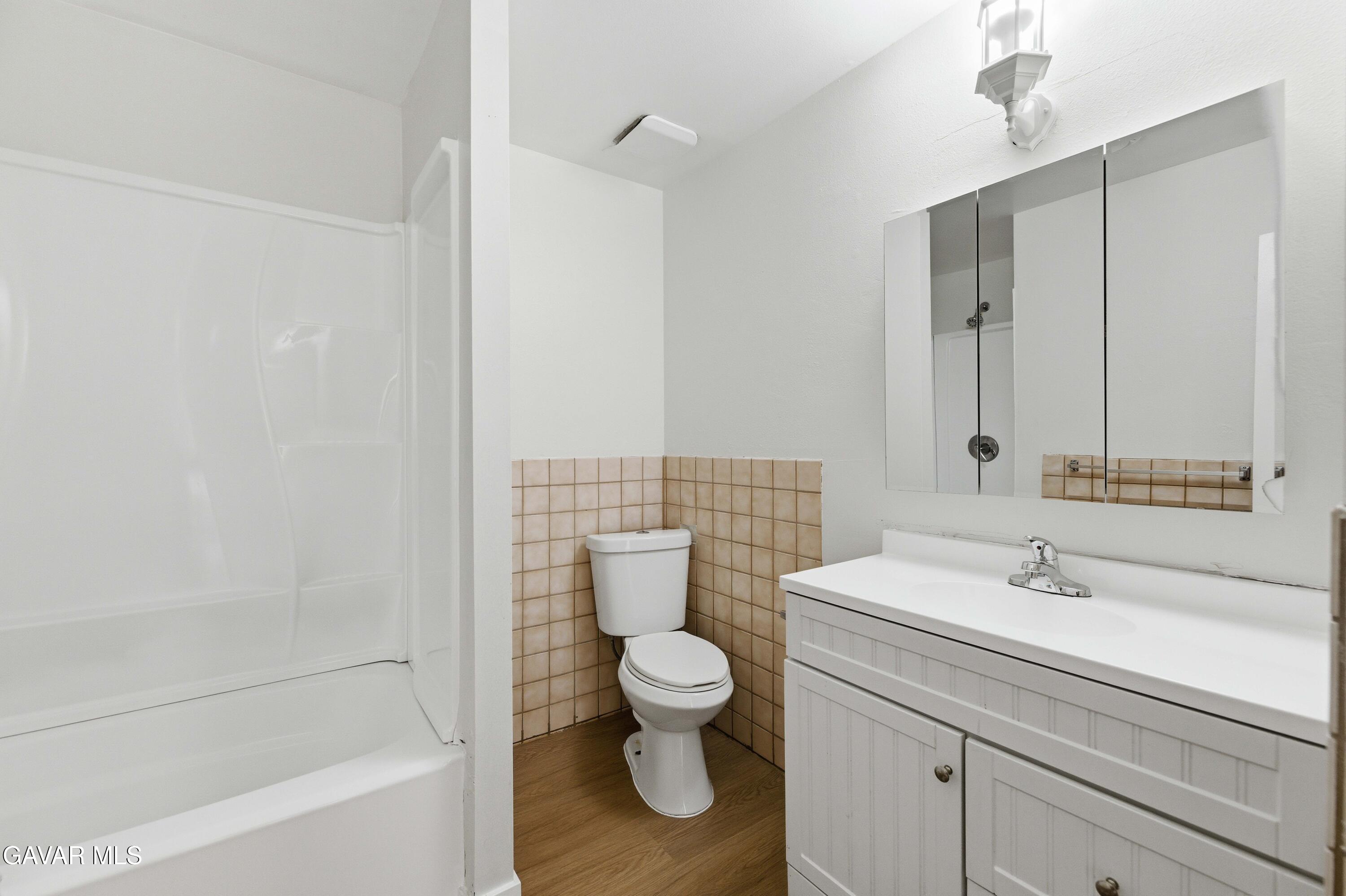 37642 Cluny Property Photo 24
