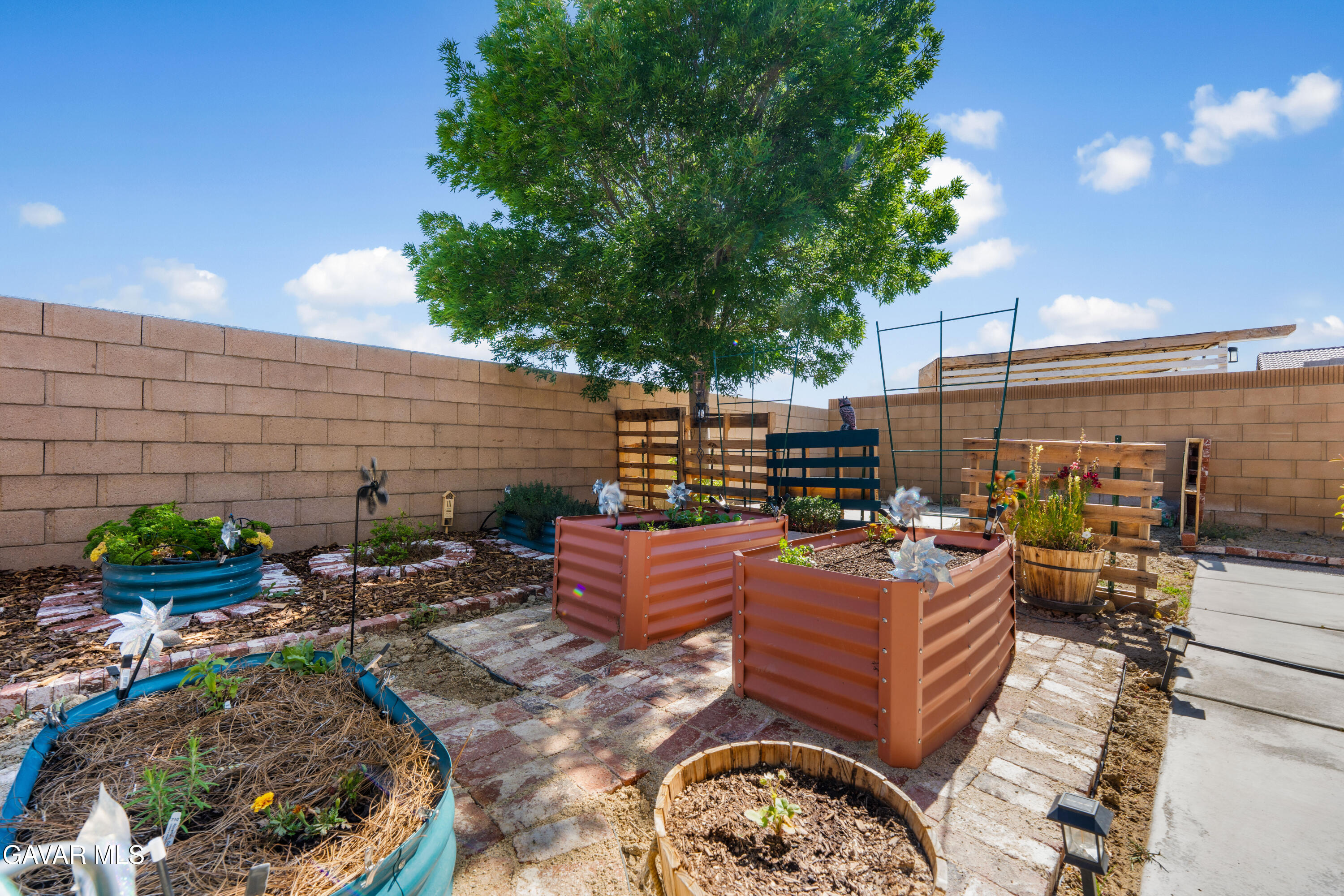2366 Driftwood Drive Property Photo 41