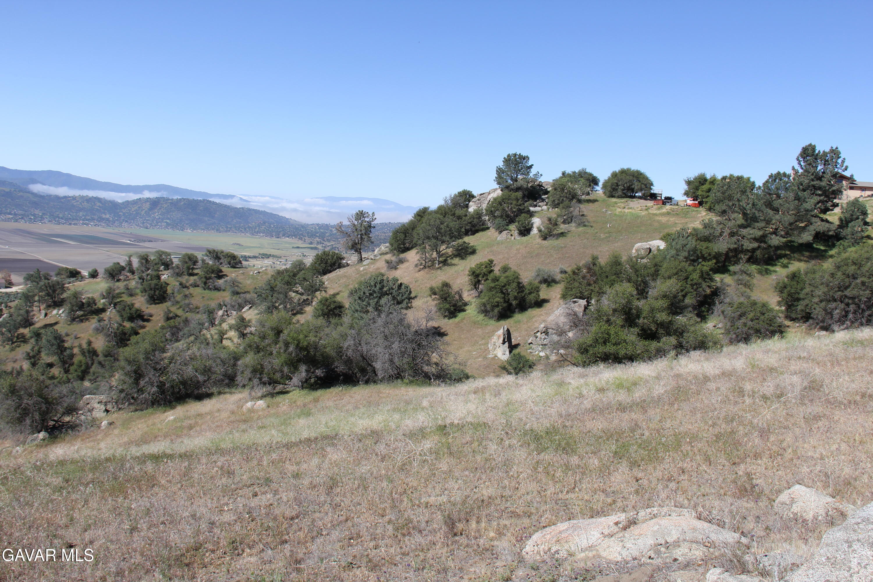 26540 Skyline Drive Property Photo 5